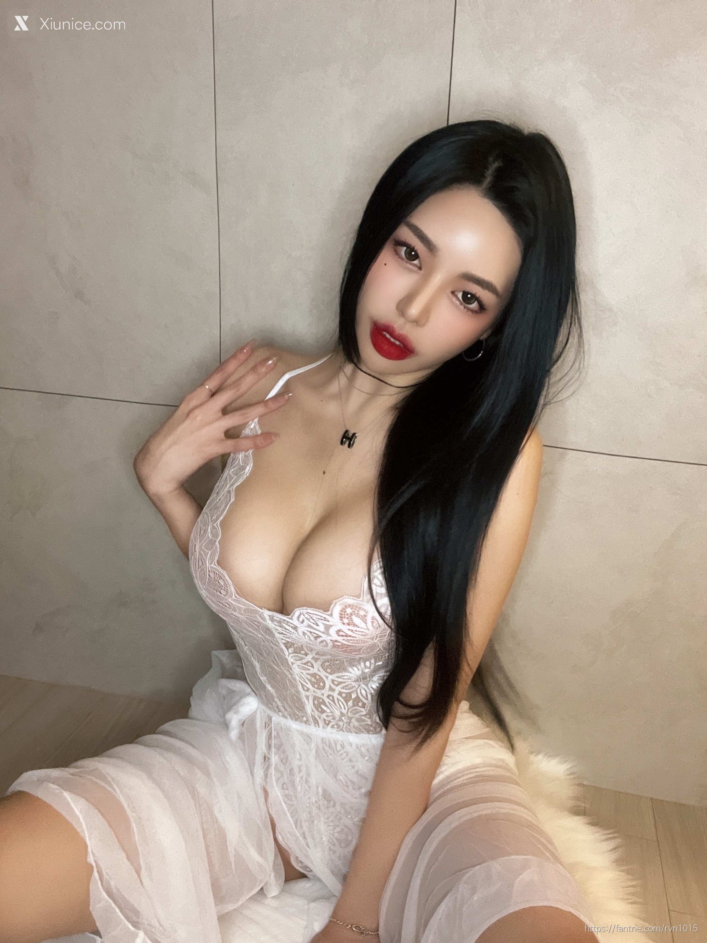 Dongeuran (동그란) Social Leak 2024 320