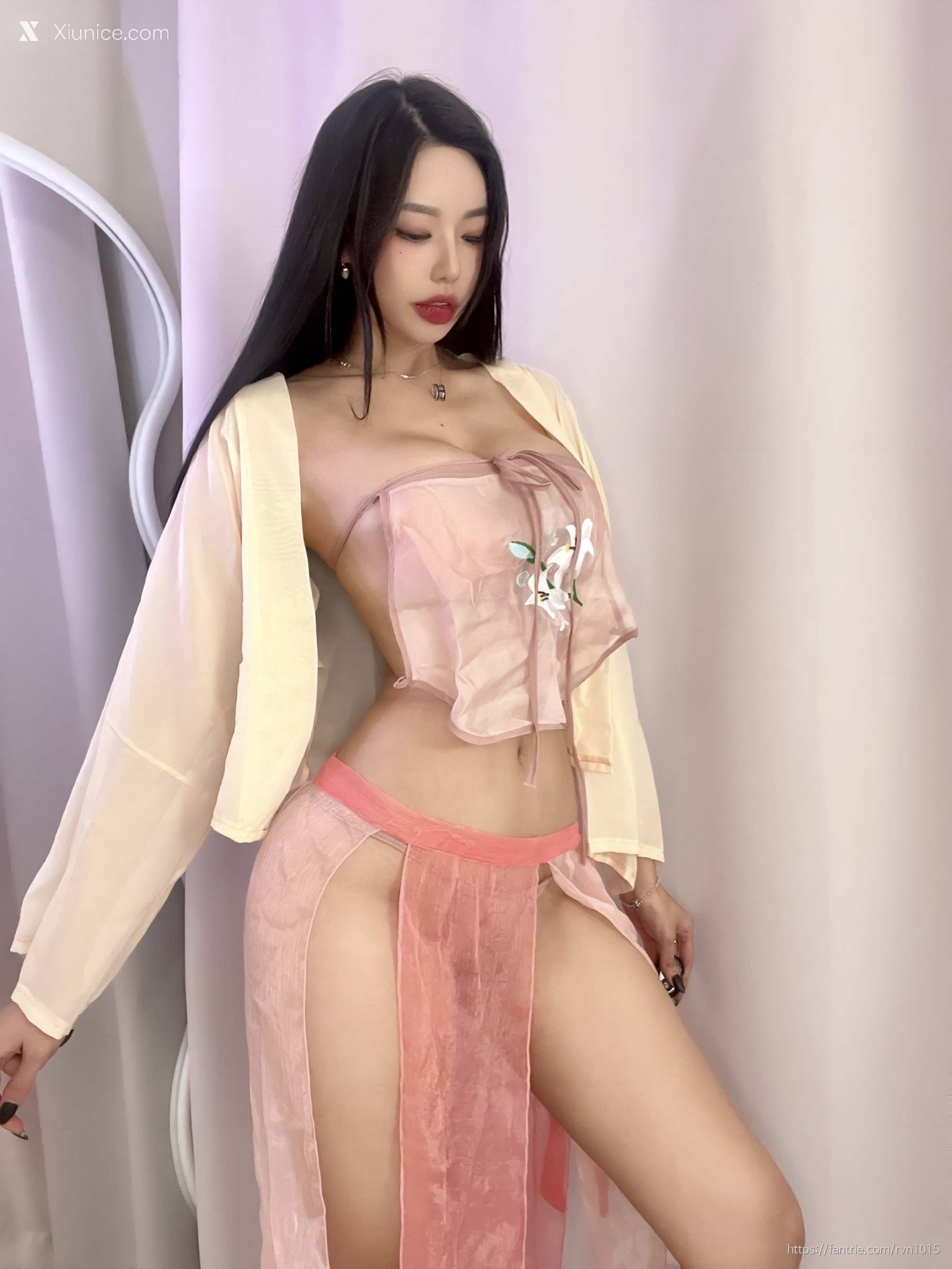Dongeuran (동그란) Social Leak 2024 560