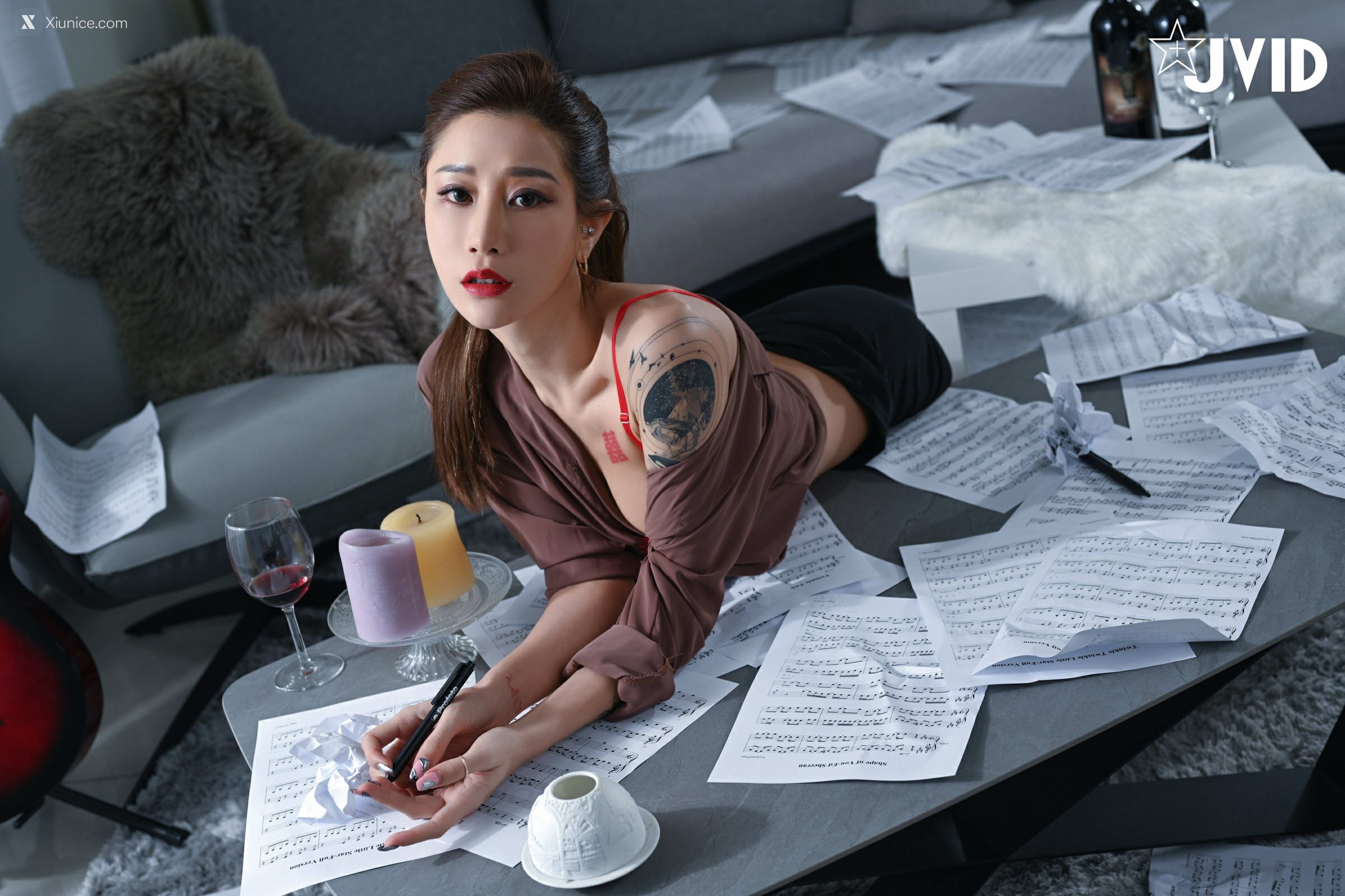 JVID Lara 雙囍 超怕熱的性感放浪作曲家雙囍 47