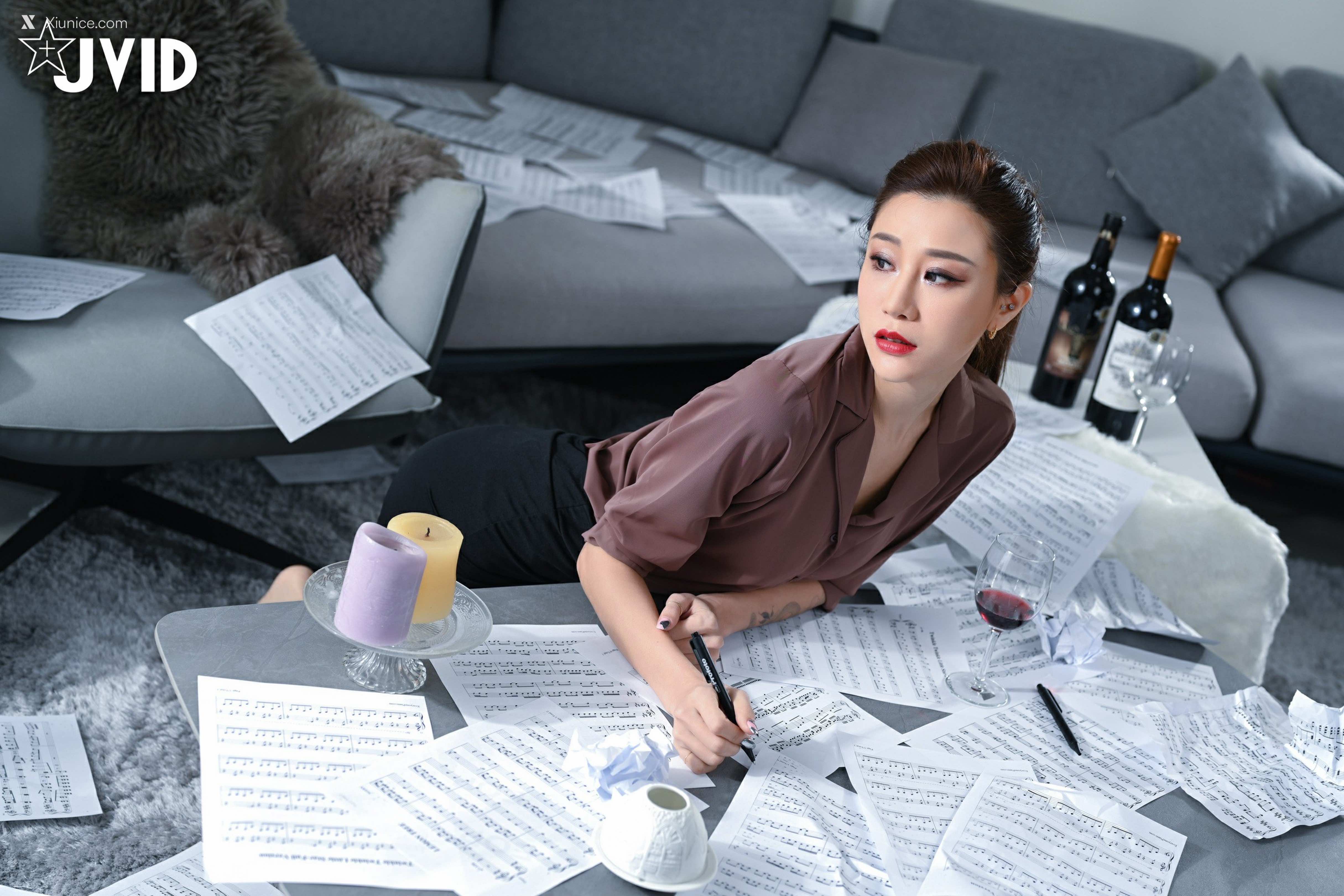JVID Lara 雙囍 超怕熱的性感放浪作曲家雙囍 6