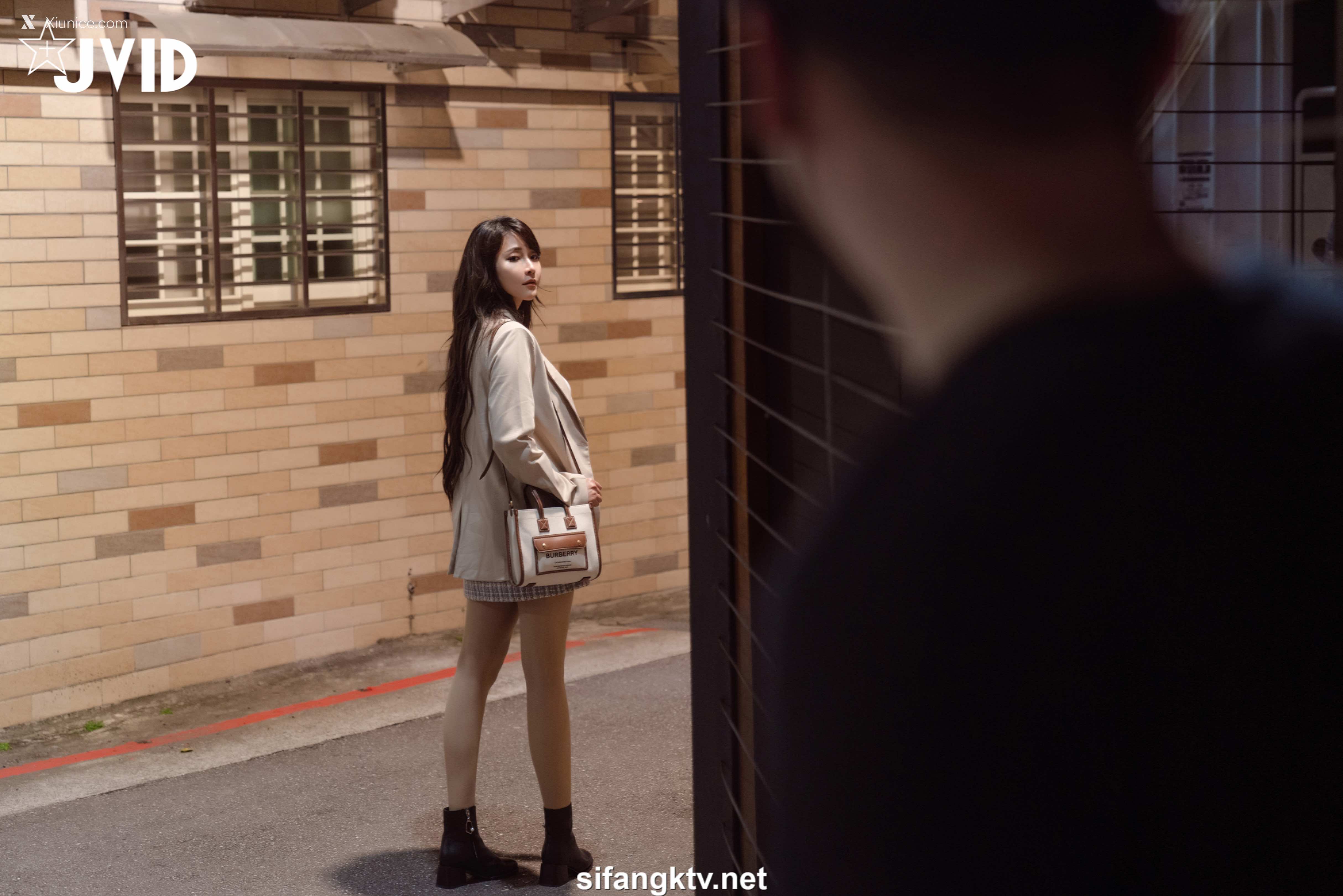 JVID Lele 樂樂 夜道を帰宅途中の巨乳妙齡女子《樂 樂》 57