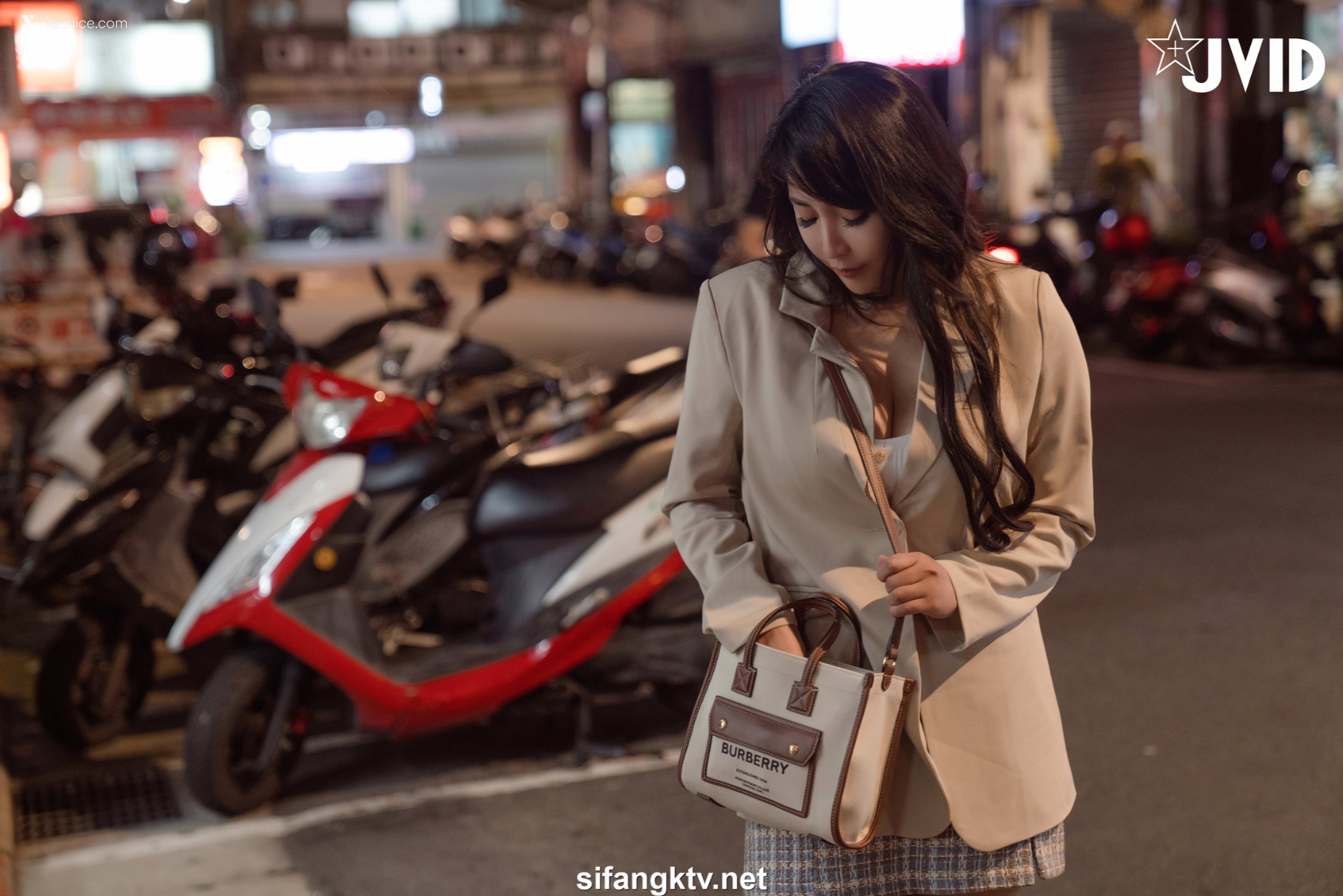 JVID Lele 樂樂 夜道を帰宅途中の巨乳妙齡女子《樂 樂》 58