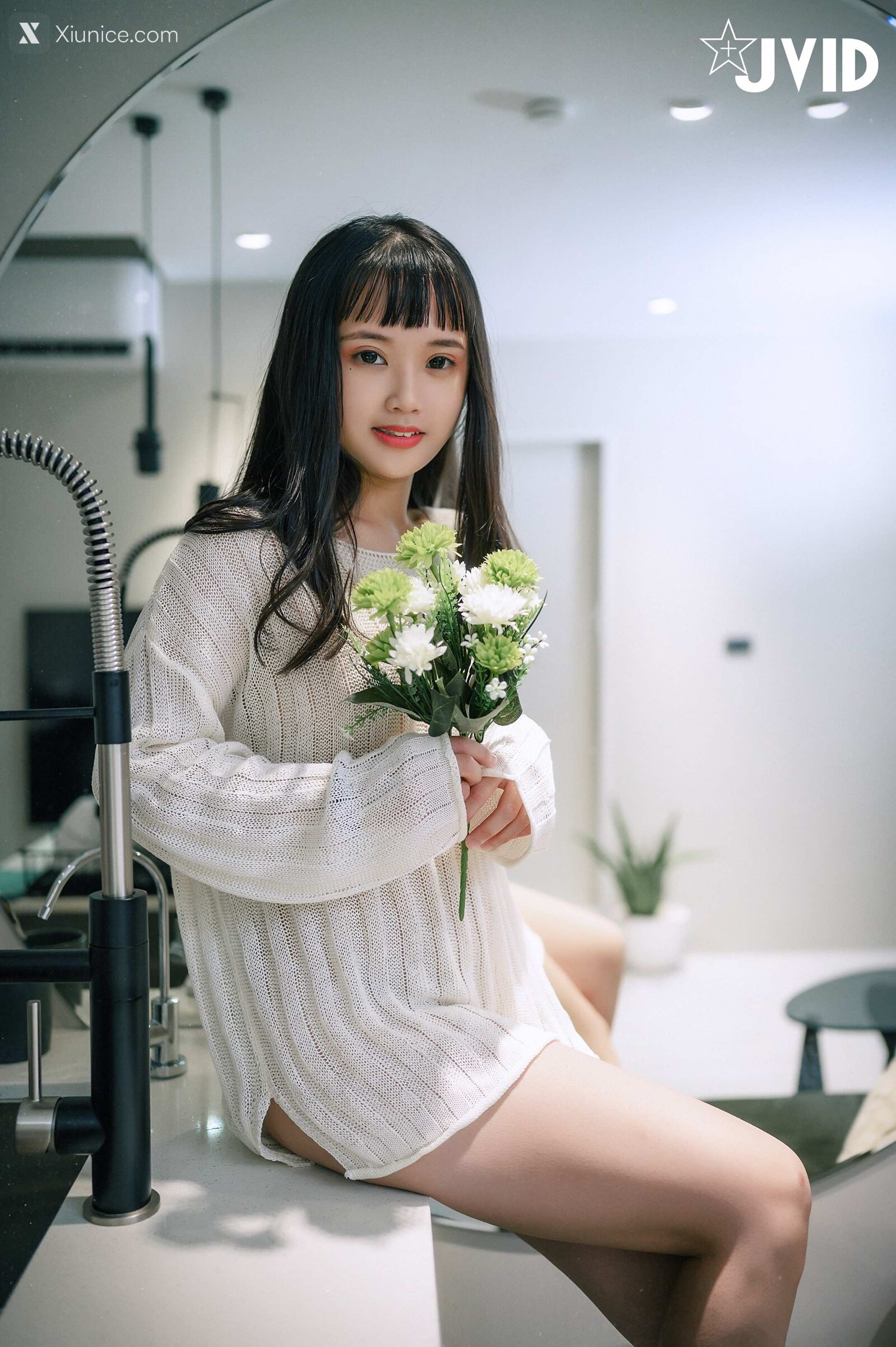 叶思敏 & 加加喵 Jamie 18才的姉妹，探索彼此的身體，勾引修電視的大哥哥 11