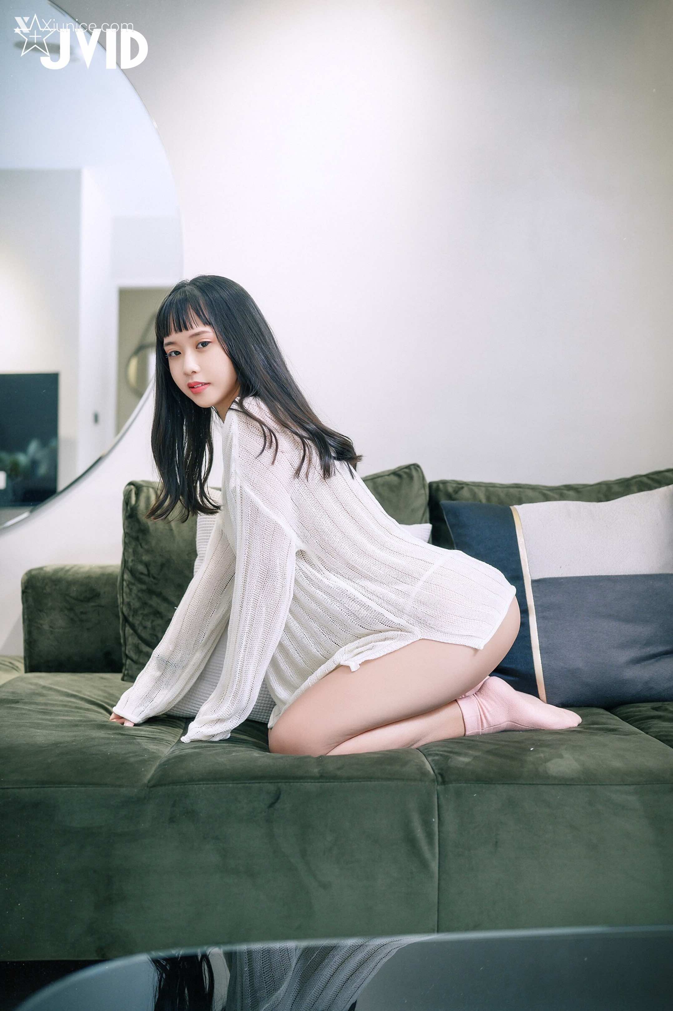 叶思敏 & 加加喵 Jamie 18才的姉妹，探索彼此的身體，勾引修電視的大哥哥 3