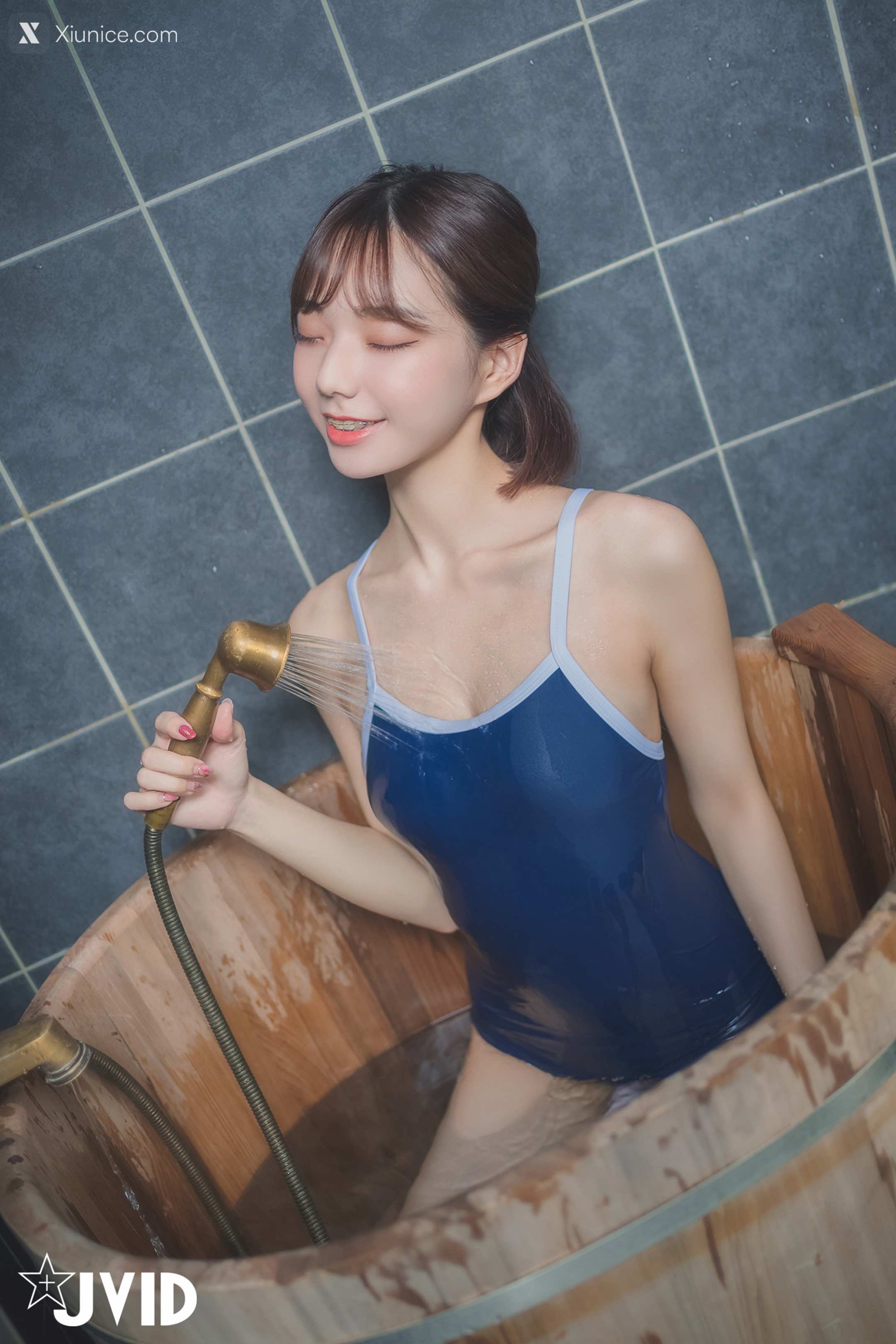 啾啾 性感高校生啾啾～濕身死庫水！ 20