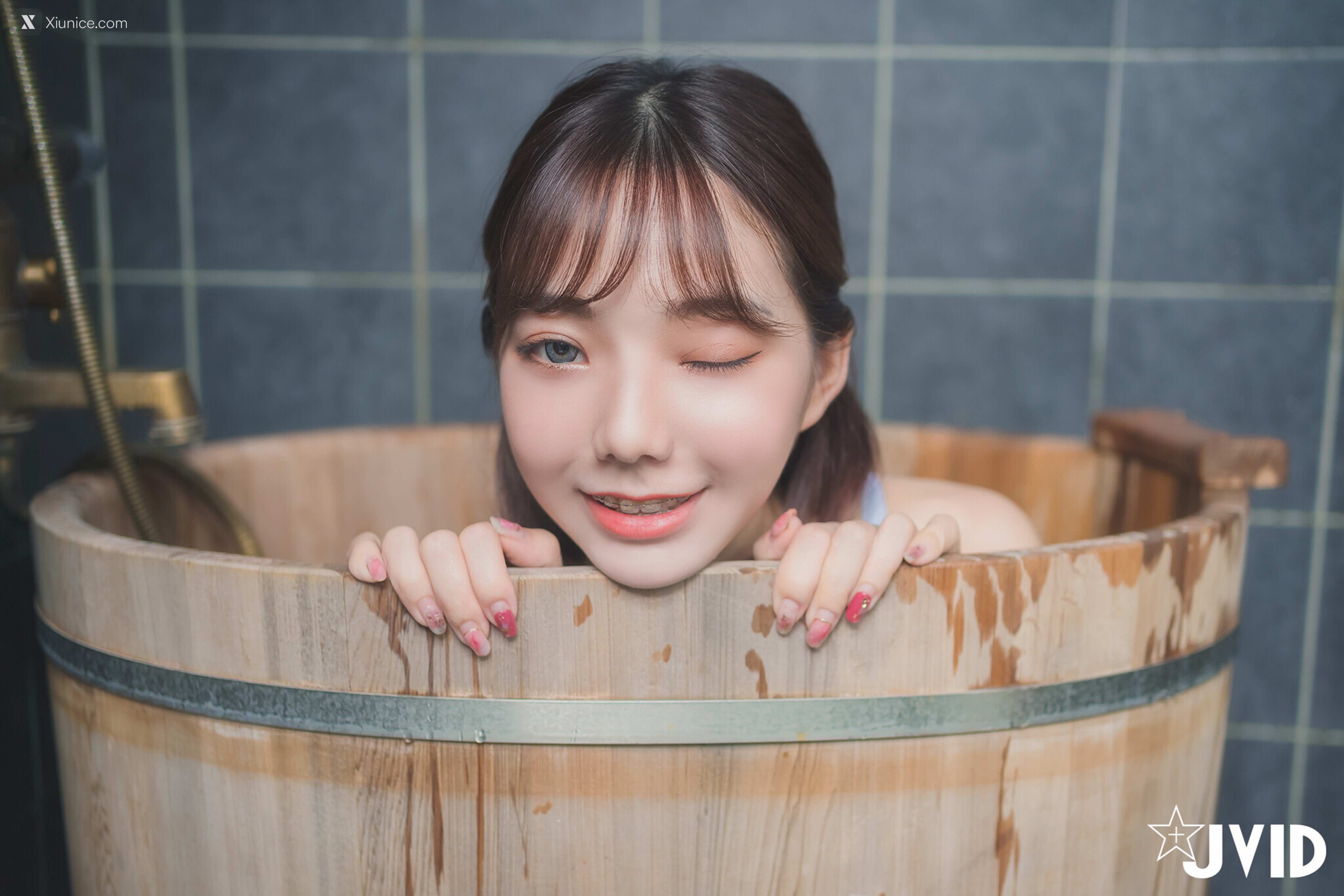 啾啾 性感高校生啾啾～濕身死庫水！ 30