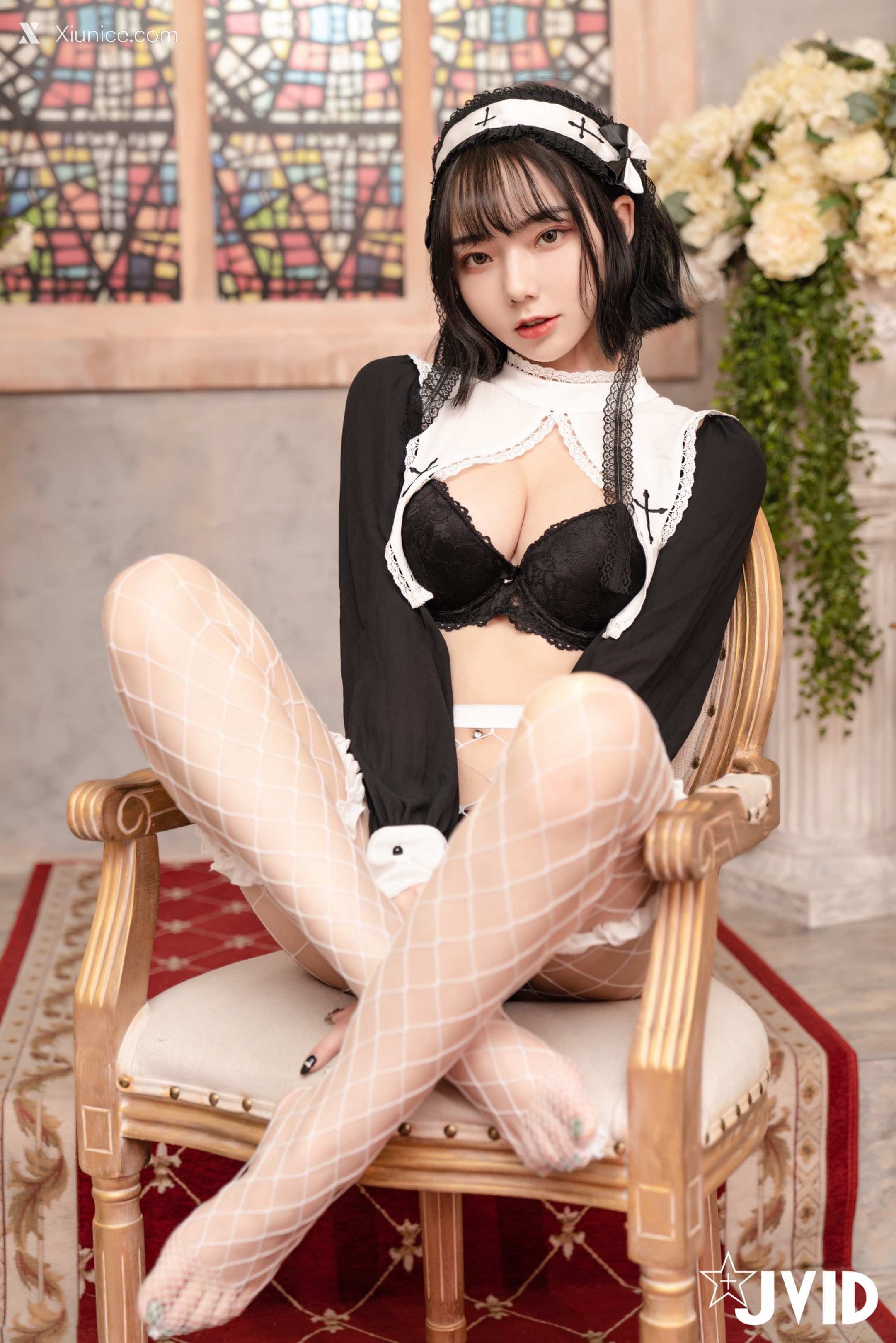 啾啾 甜美小修女啾啾深夜獨自在禮堂釋放人的慾望 28