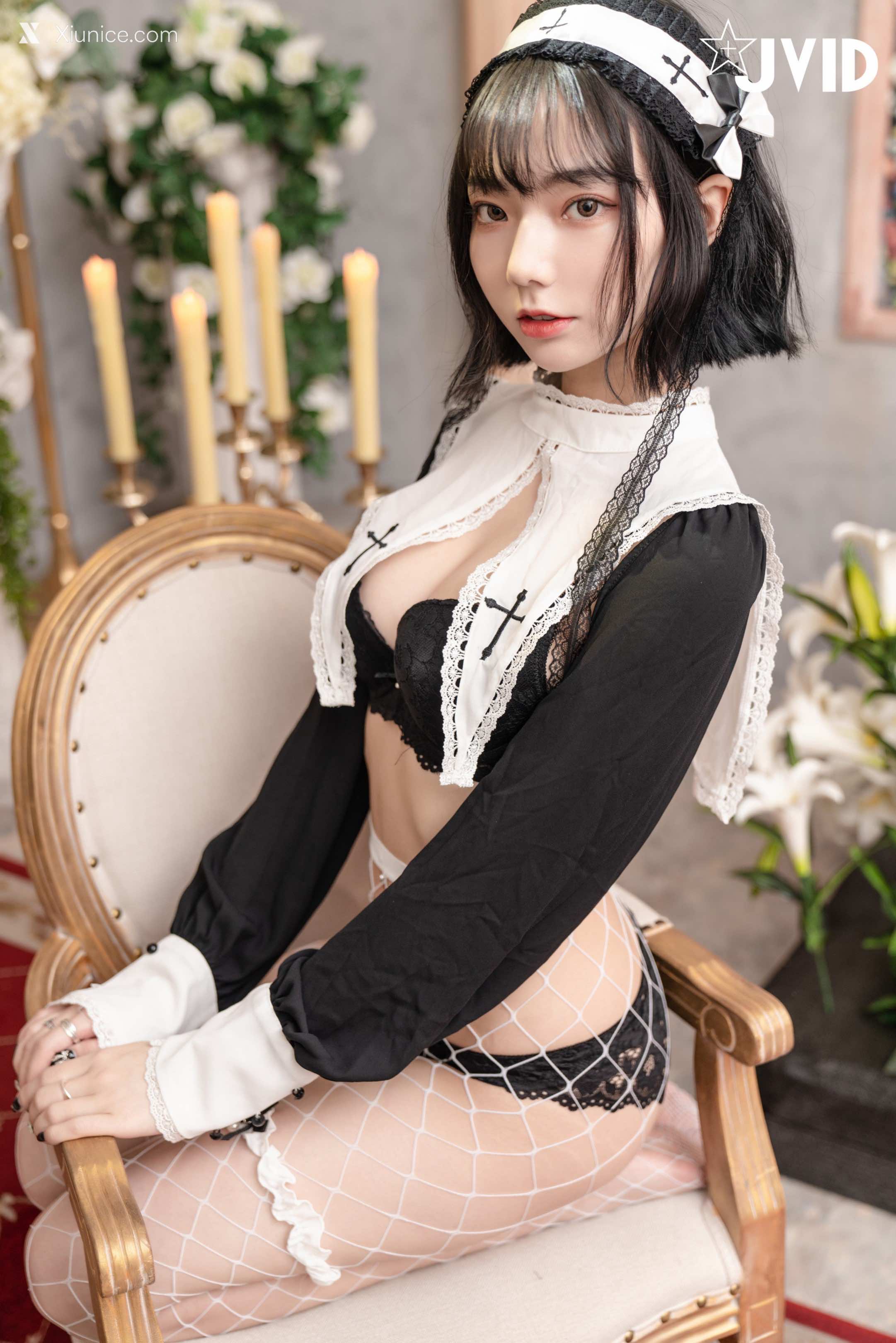 啾啾 甜美小修女啾啾深夜獨自在禮堂釋放人的慾望 50