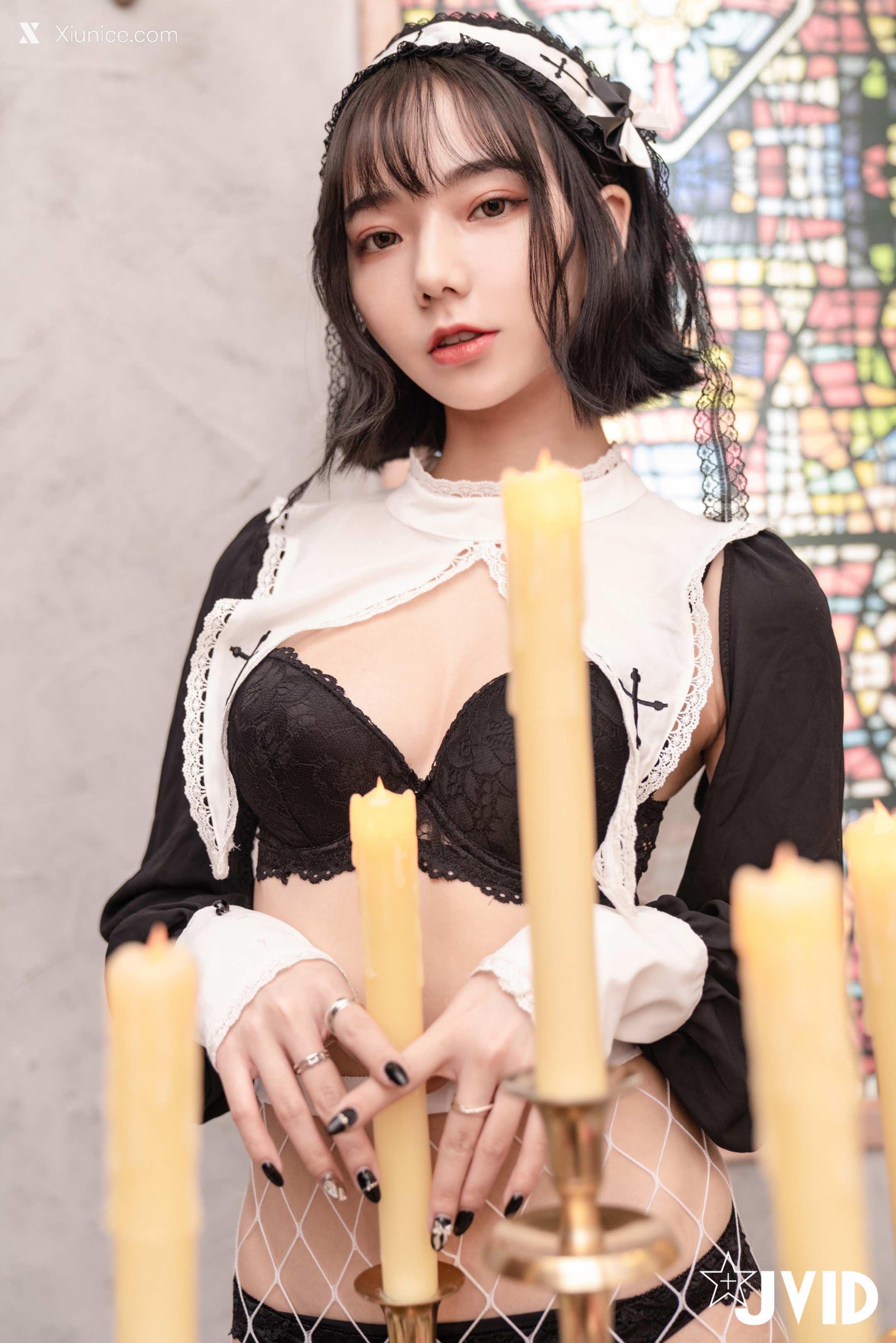 啾啾 甜美小修女啾啾深夜獨自在禮堂釋放人的慾望 72