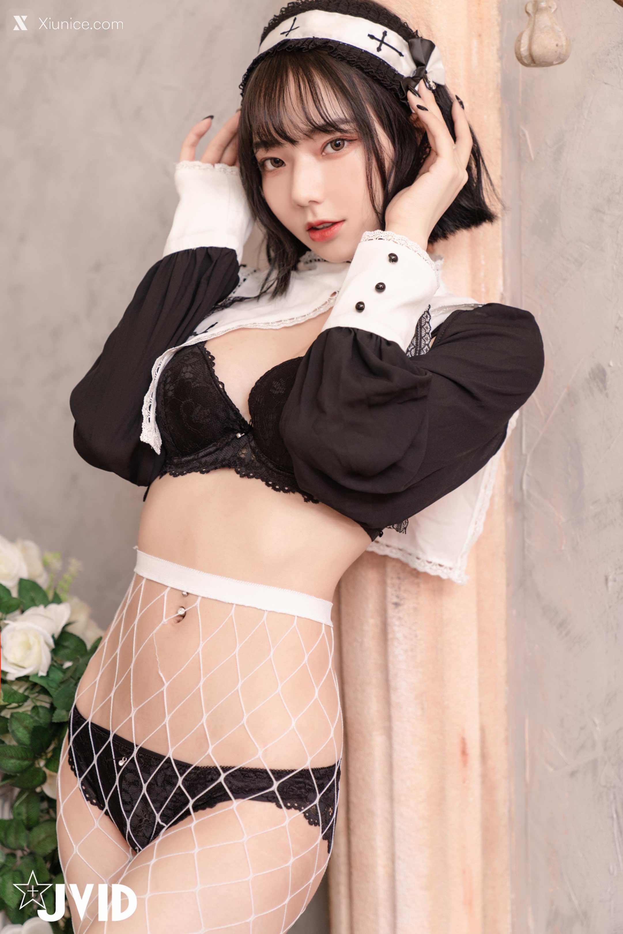 啾啾 甜美小修女啾啾深夜獨自在禮堂釋放人的慾望 84