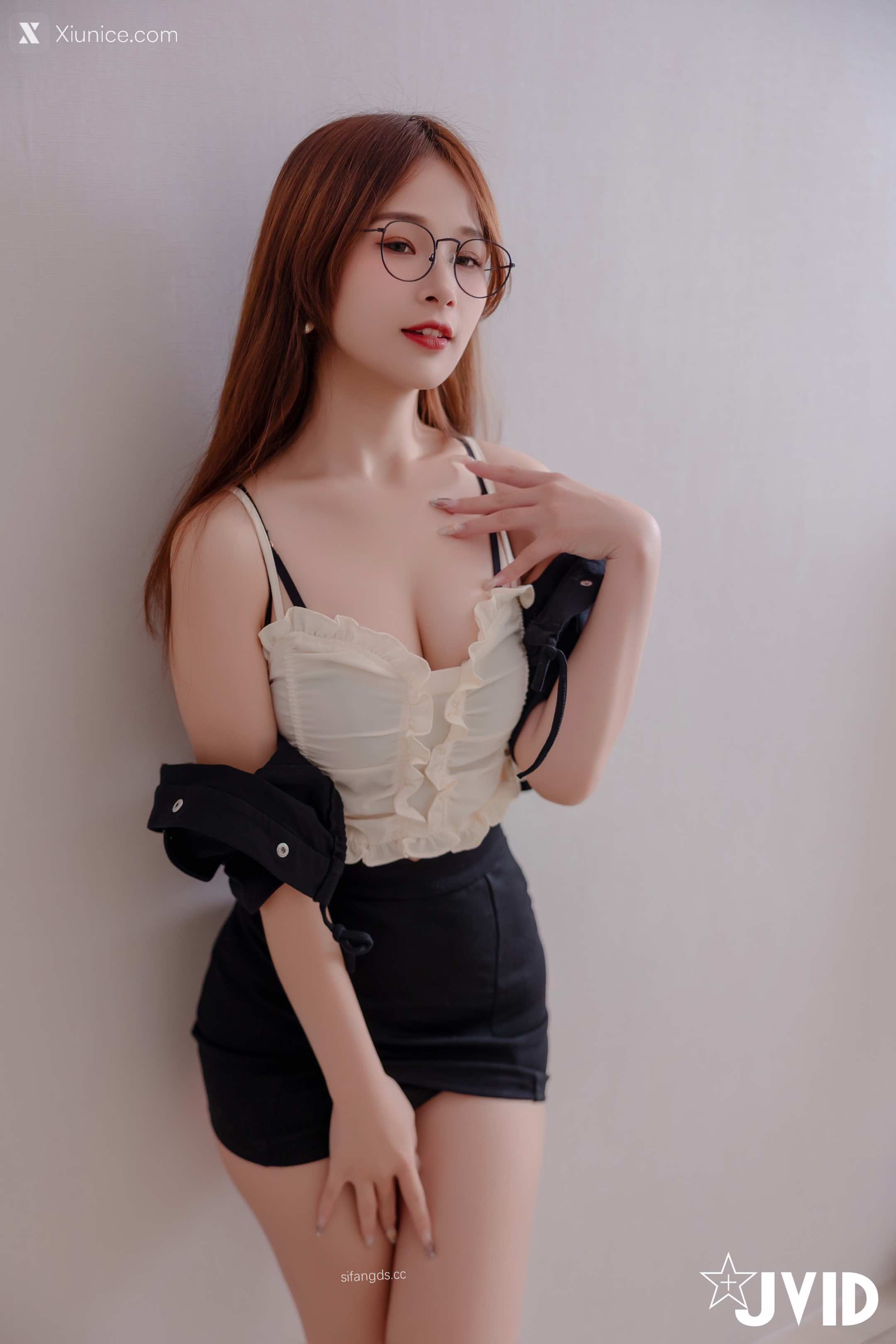 婕咪 Juice 美乳癡女英文老師juice婕咪 鮑魚都快被小豪同學玩壞了 1