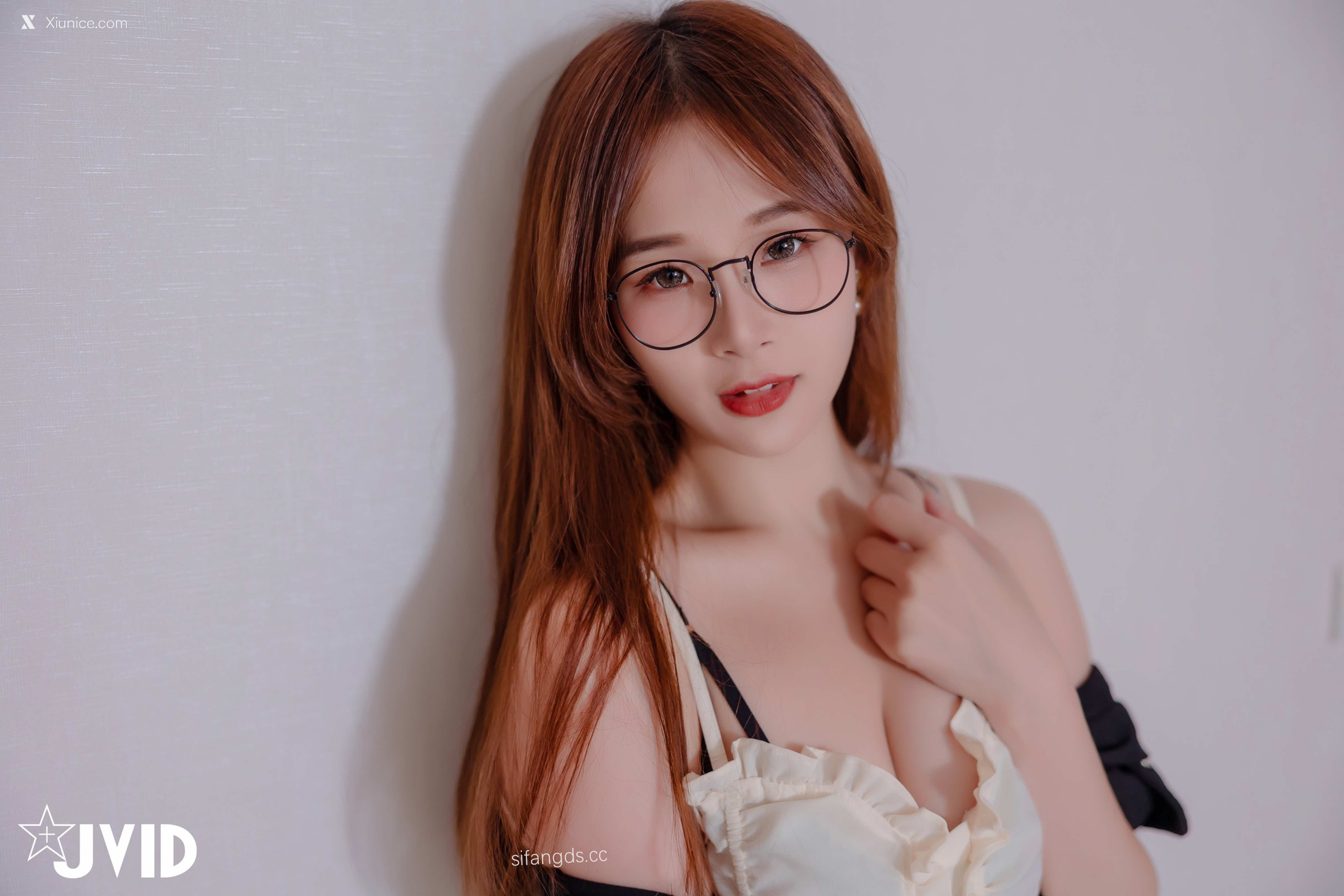 婕咪 Juice 美乳癡女英文老師juice婕咪 鮑魚都快被小豪同學玩壞了 100