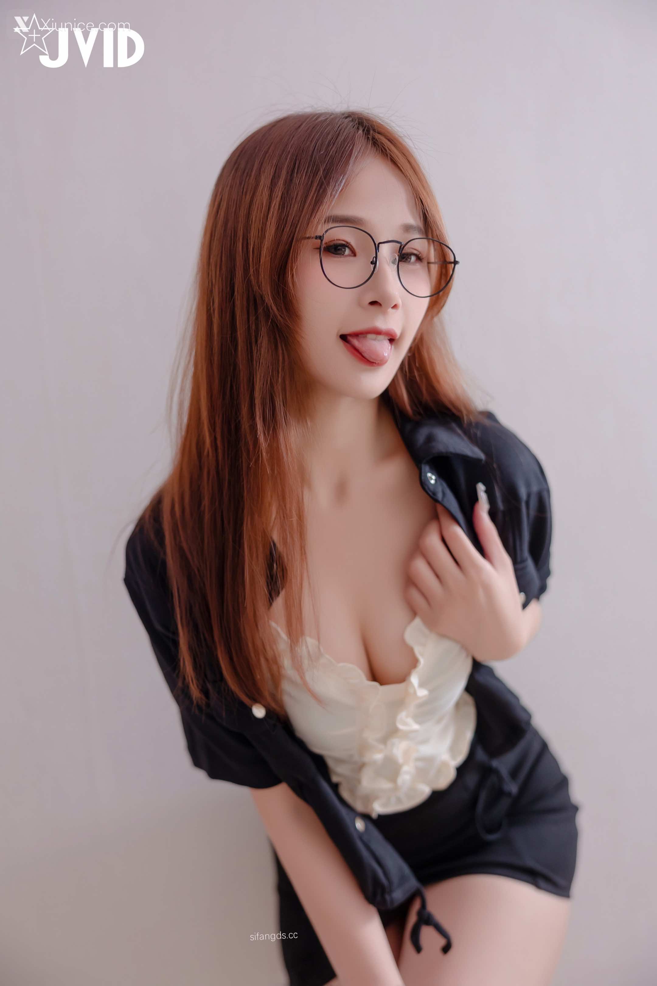 婕咪 Juice 美乳癡女英文老師juice婕咪 鮑魚都快被小豪同學玩壞了 262