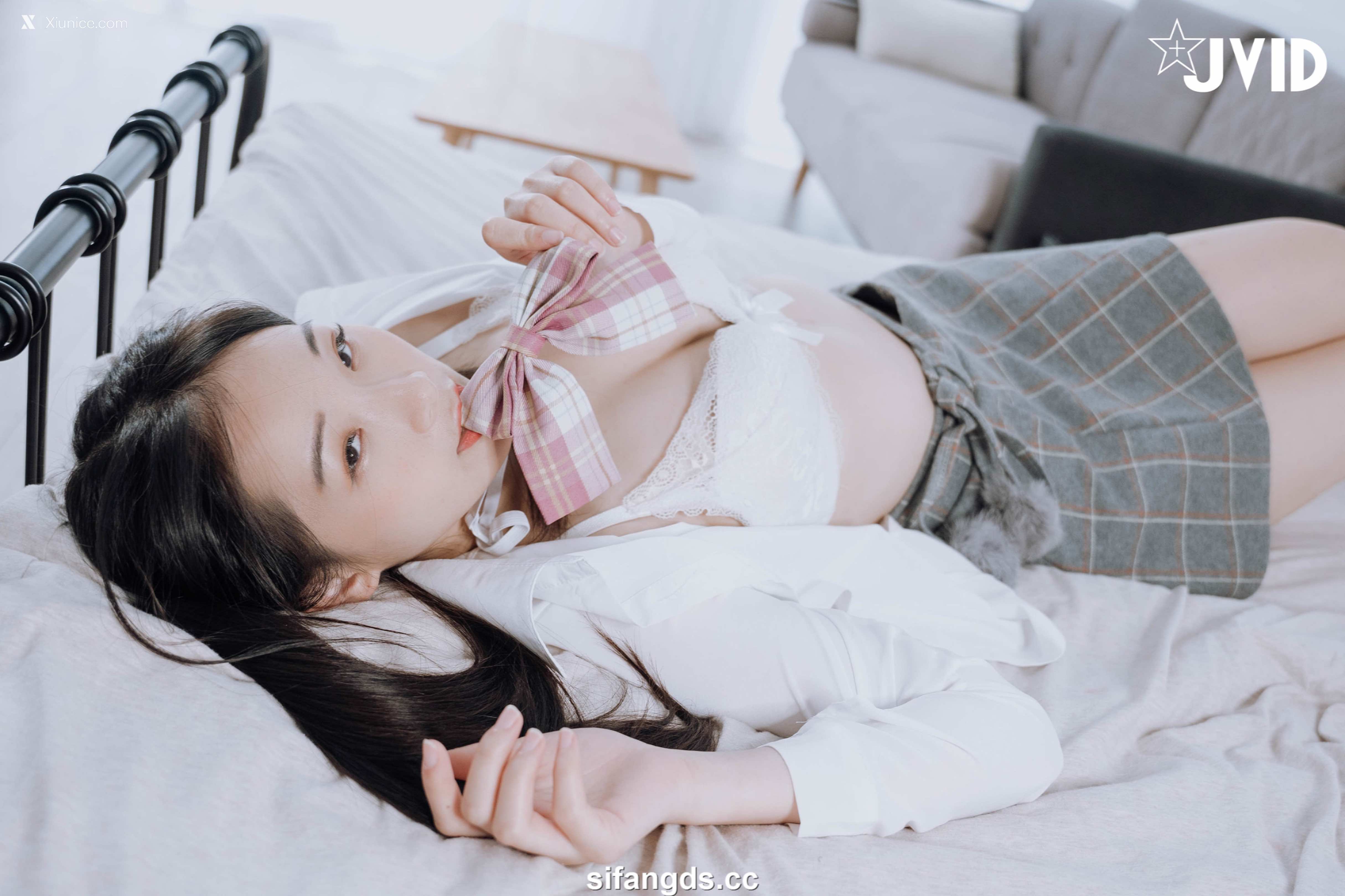 婕咪 Juice 雙馬尾女孩婕咪想在學長的胯下依偎(全裸無遮四點全開) 61