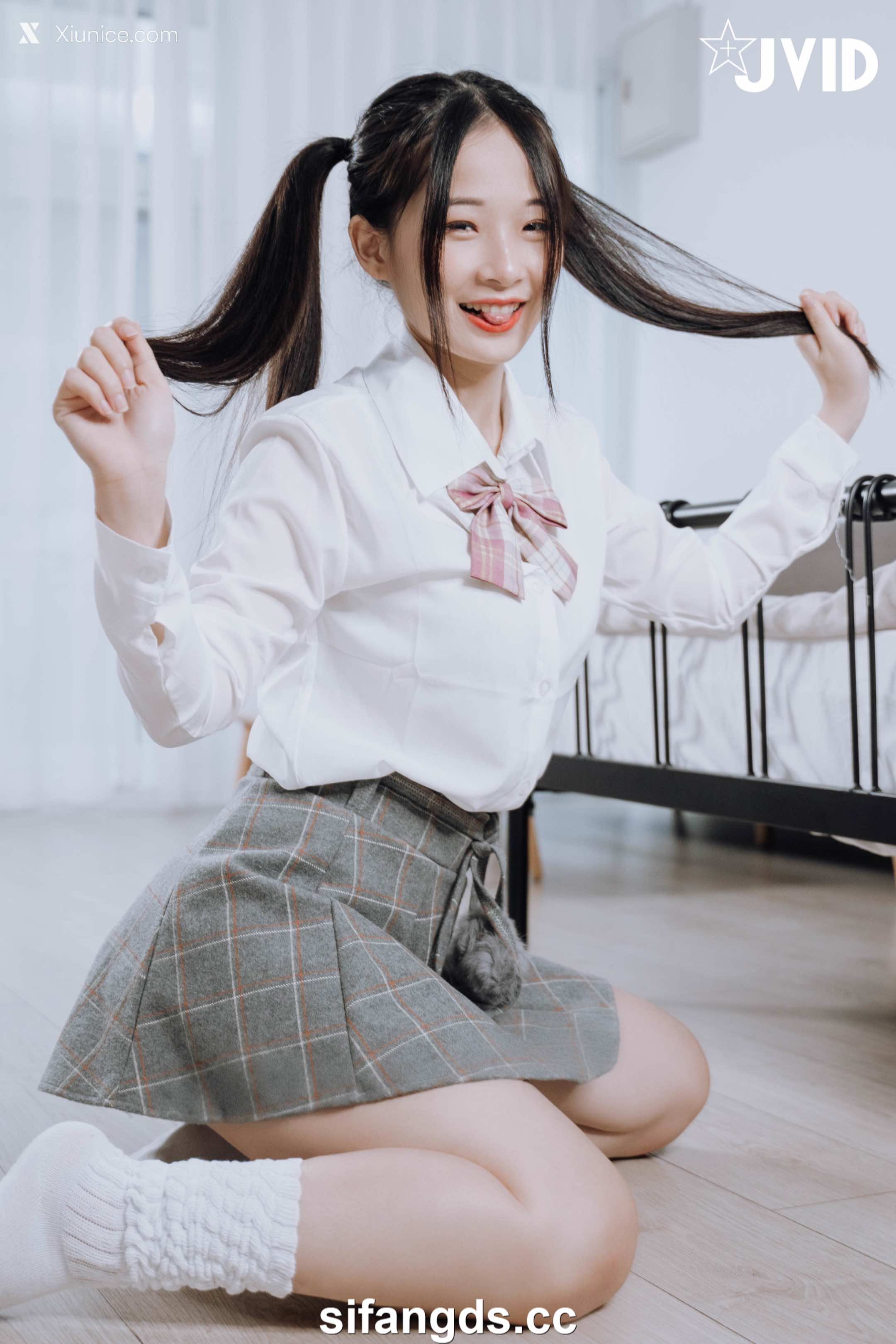 婕咪 Juice 雙馬尾女孩婕咪想在學長的胯下依偎(全裸無遮四點全開) 67