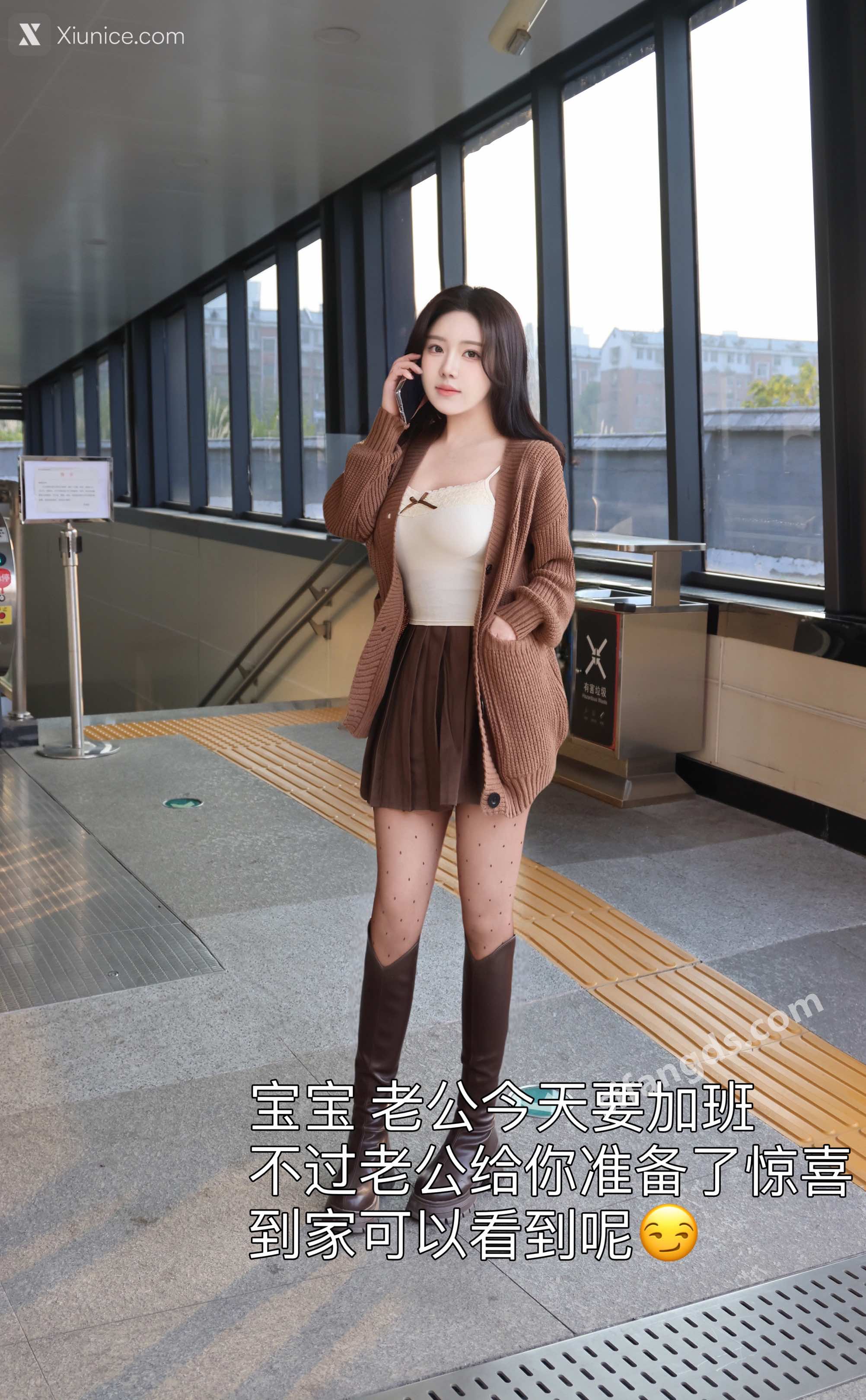小薯条nienie R18 秀人网模特 25年首秀 地铁站露出 3