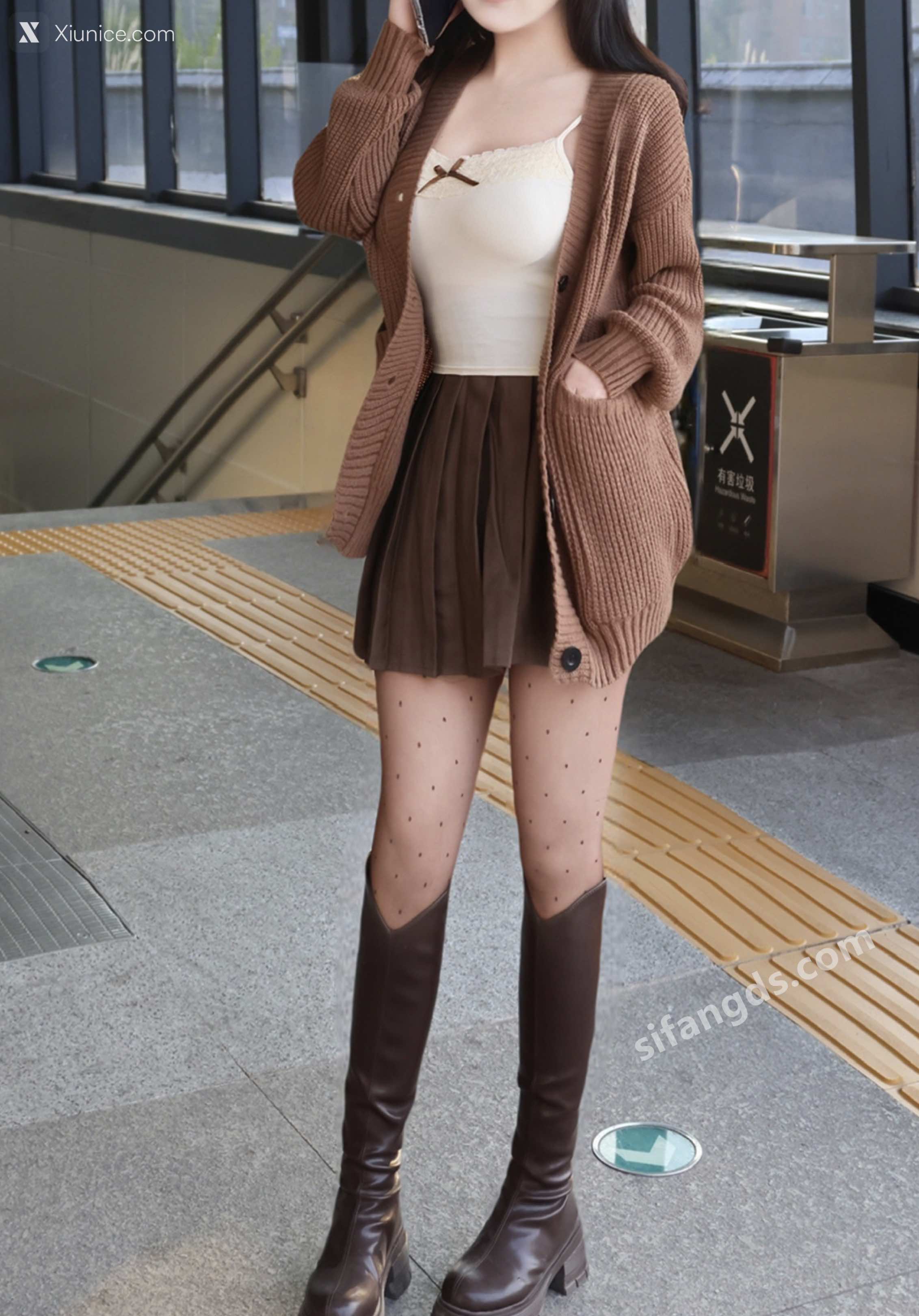 小薯条nienie R18 秀人网模特 25年首秀 地铁站露出 7