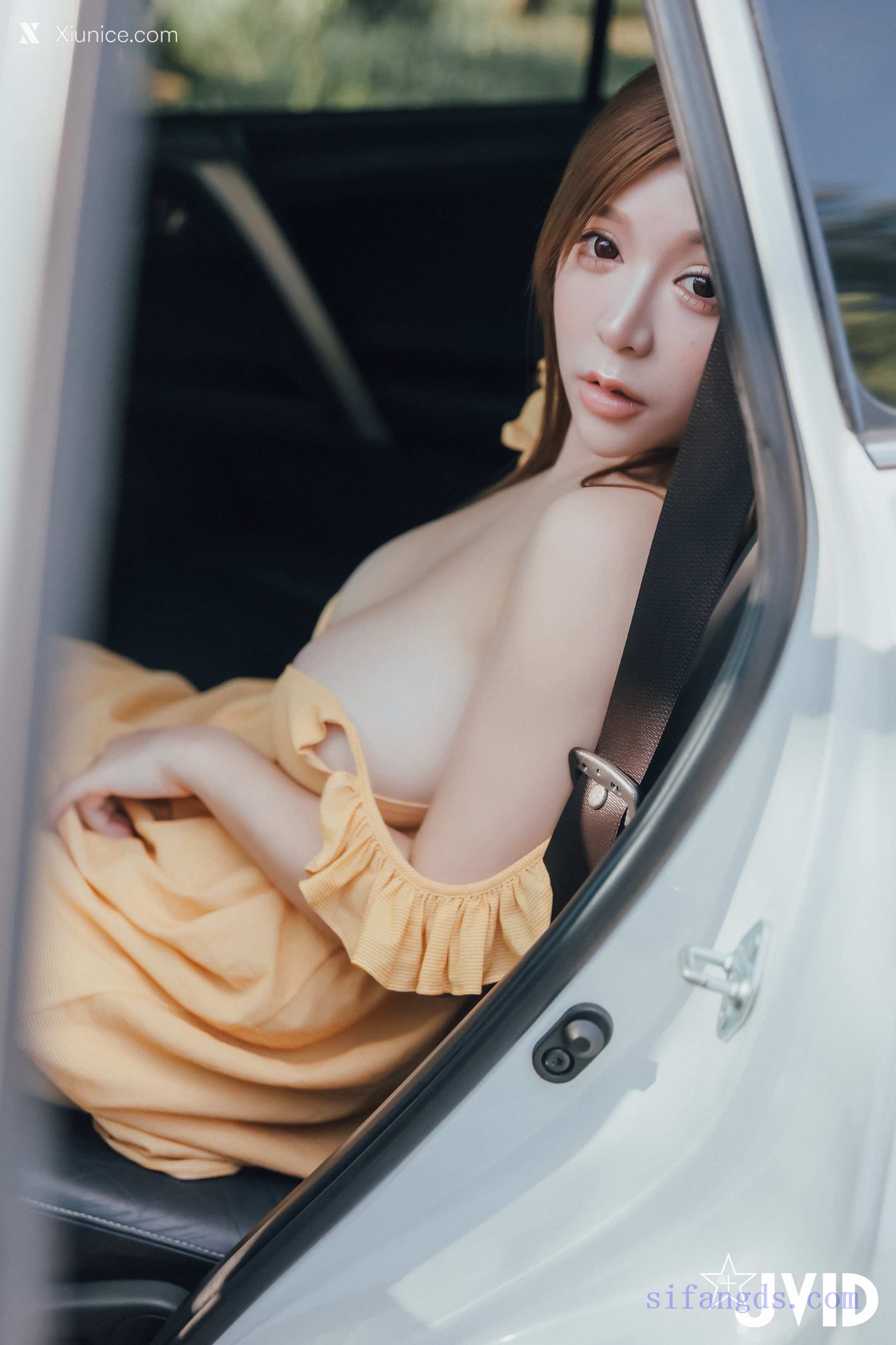 本壘奈 我與本壘奈在車內劇烈搖晃體驗極致快感!!!!! 50