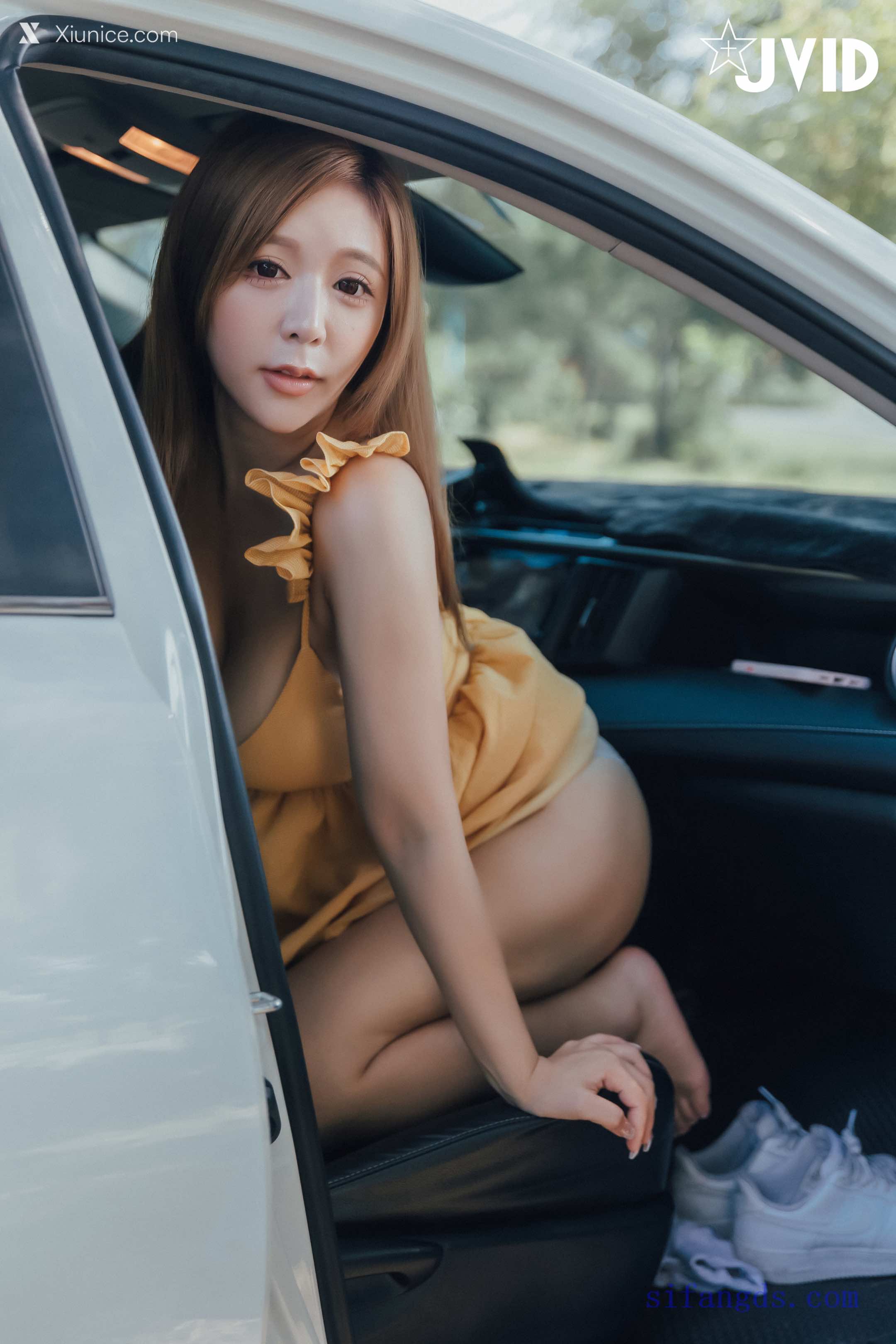 本壘奈 我與本壘奈在車內劇烈搖晃體驗極致快感!!!!! 63