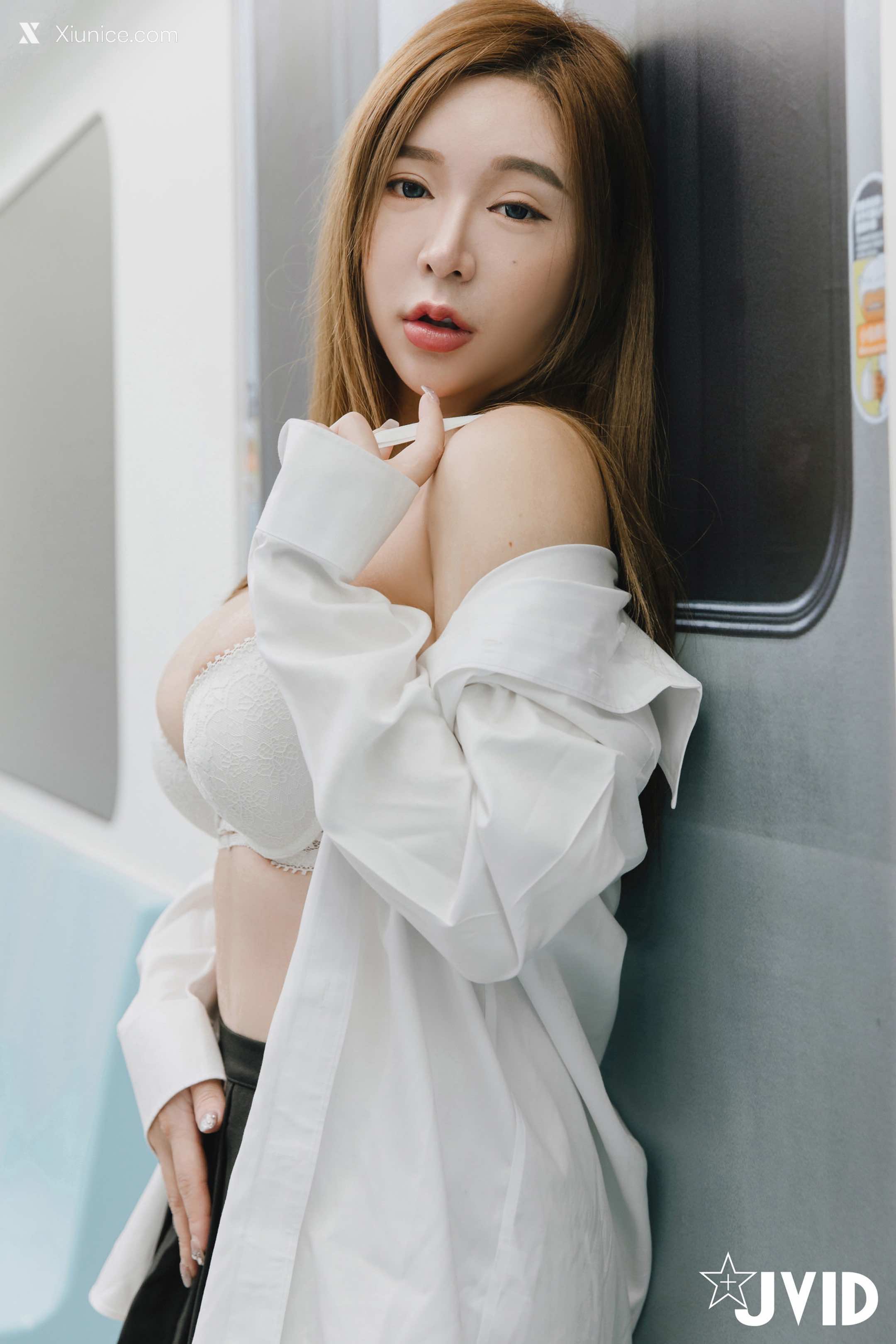 本壘奈 捷運巧遇爆乳學生妹本壘奈 75