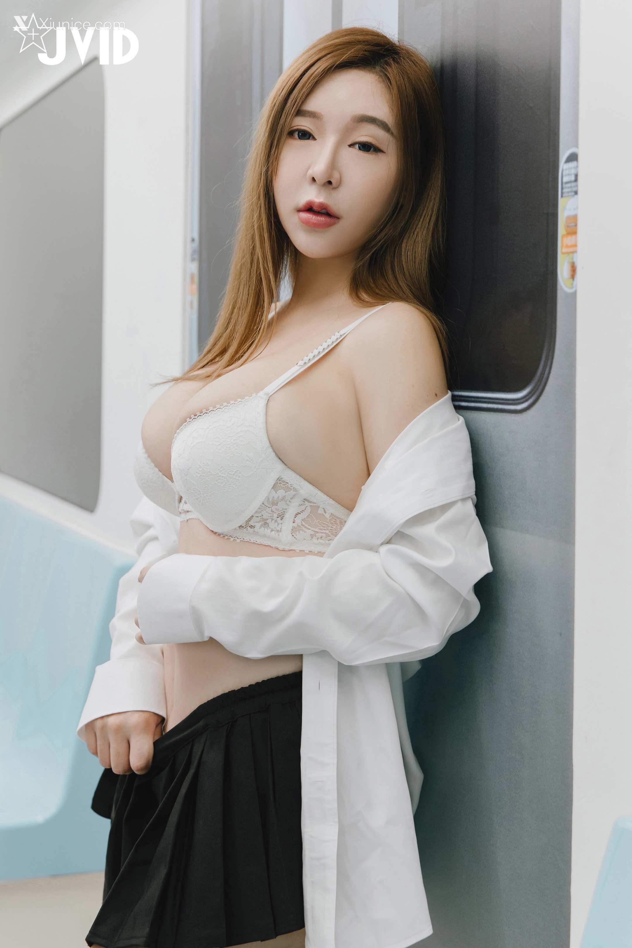 本壘奈 捷運巧遇爆乳學生妹本壘奈 80