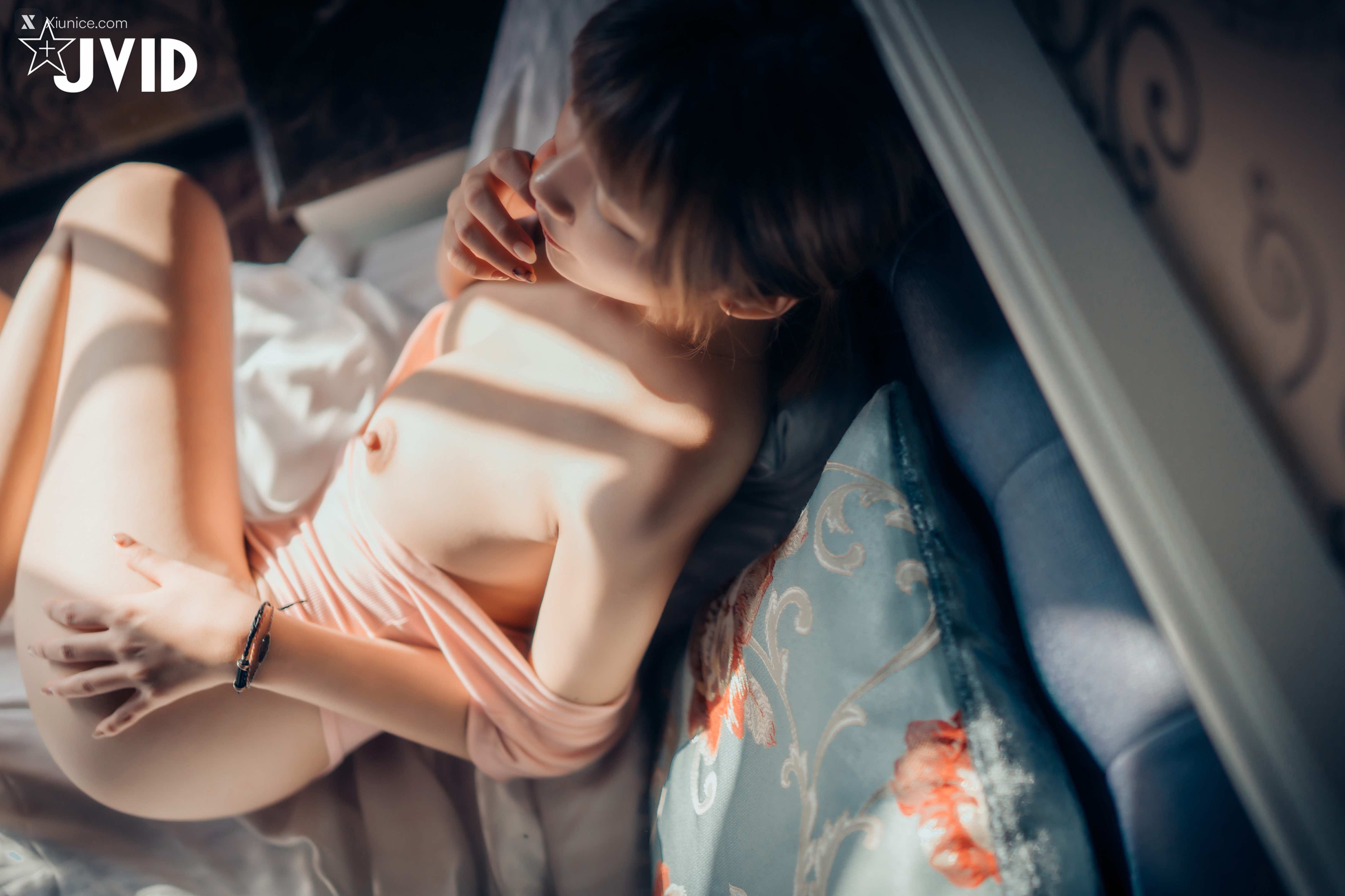 果寶寶 與巨乳女友果寶寶開房間的全裸無碼寫真 52