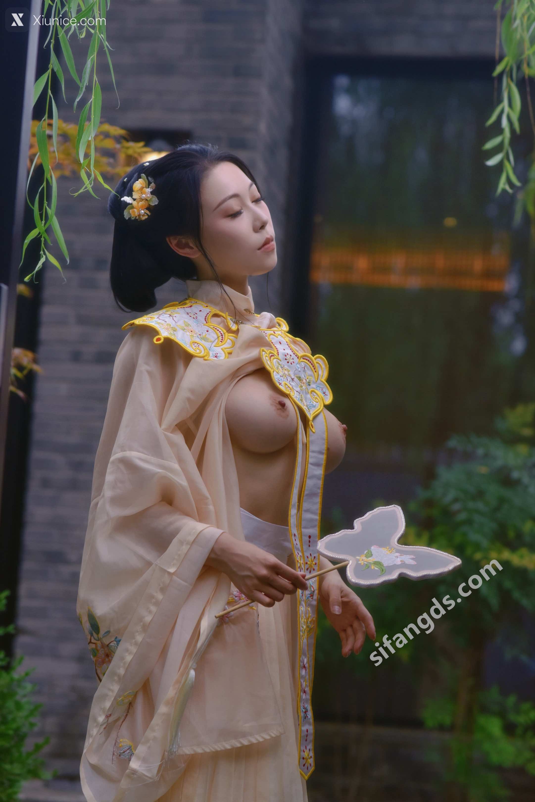 清妙 R18 秀人网模特 25年新作品 浴室&户外 97