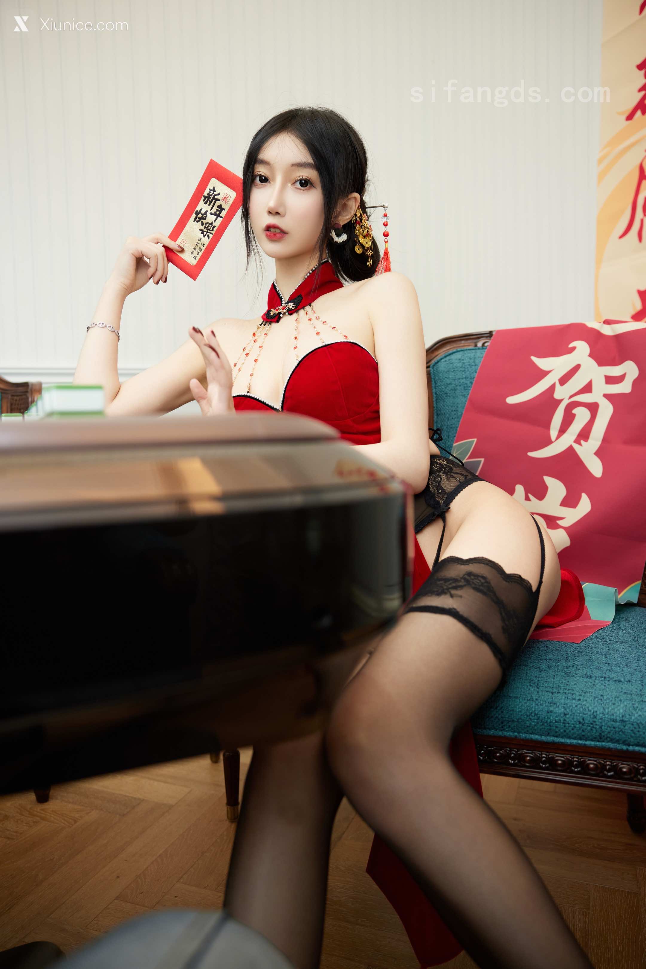 玥儿玥er R18 秀人网模特 新春大吉 性感旗袍 32