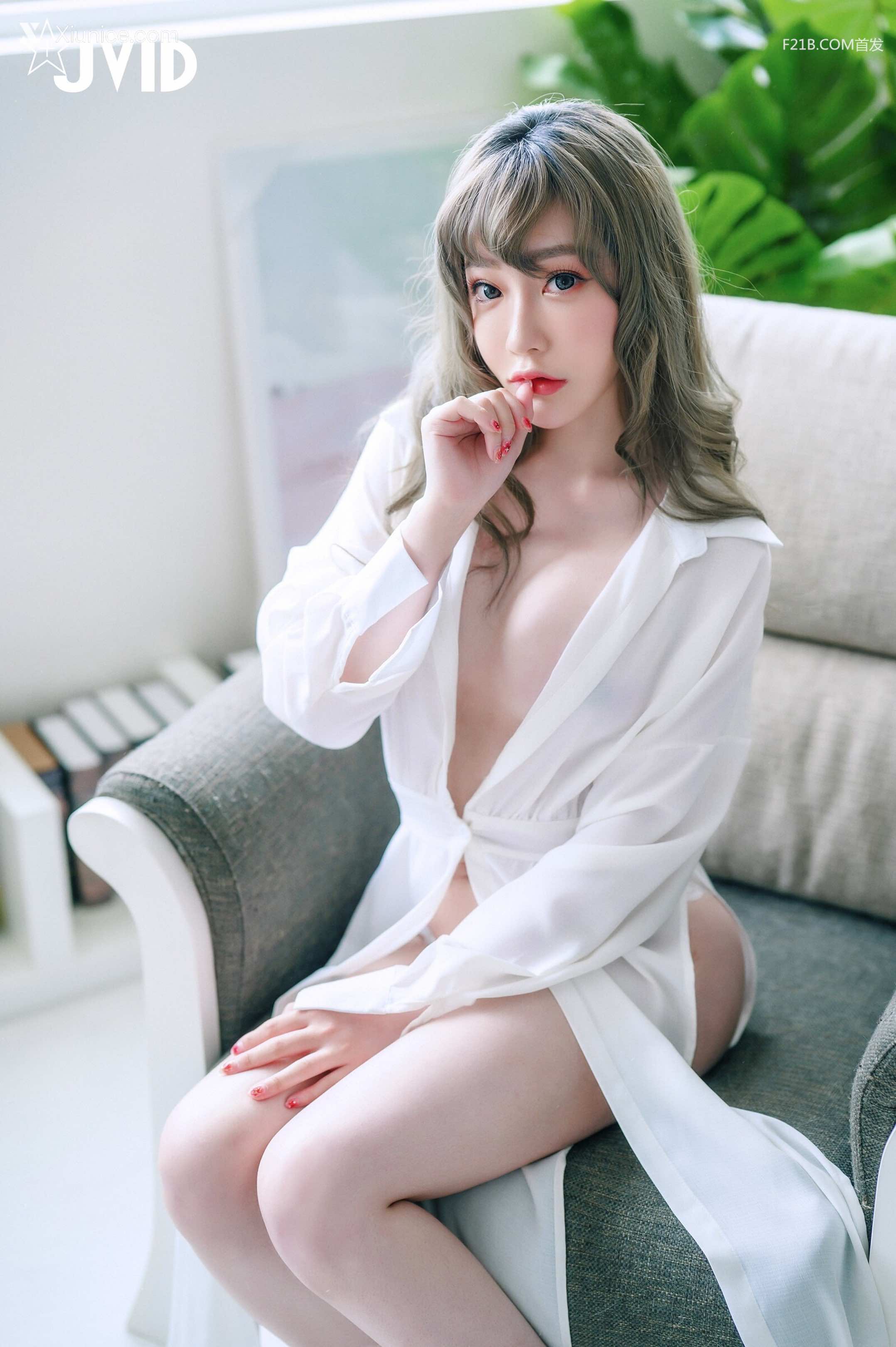 璃奈醬 兄弟一起把玩超美極品充氣娃娃，誤觸開關，一秒變真人 掰超開特寫／粉嫩鮑 121