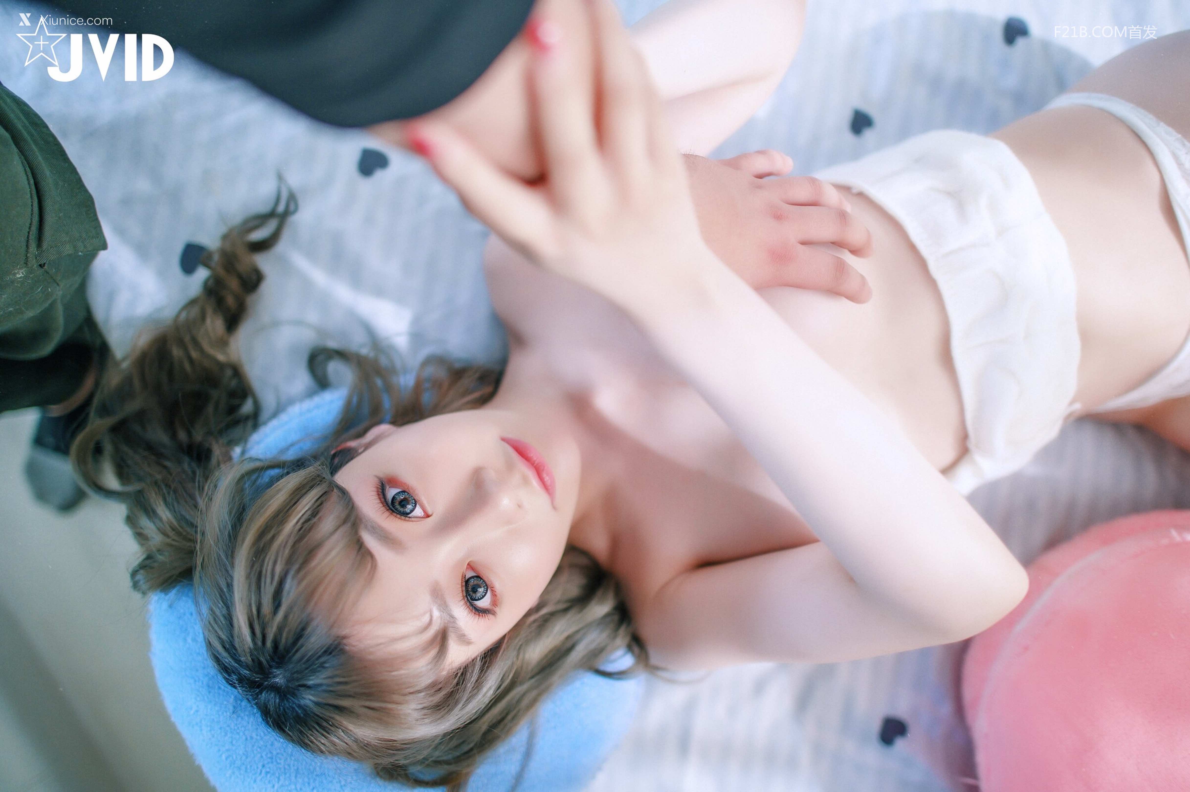璃奈醬 兄弟一起把玩超美極品充氣娃娃，誤觸開關，一秒變真人 掰超開特寫／粉嫩鮑 95