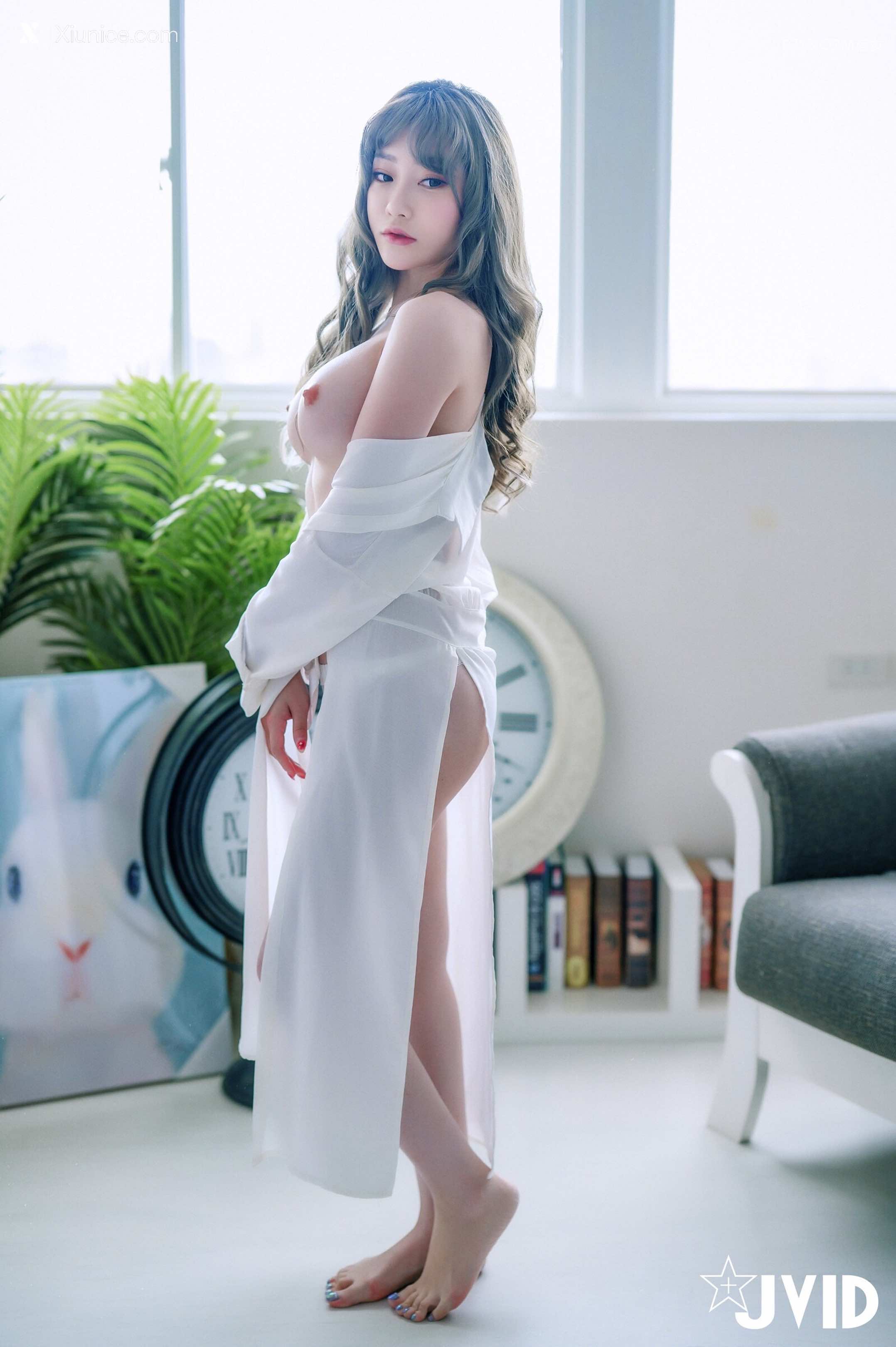 璃奈醬 兄弟一起把玩超美極品充氣娃娃，誤觸開關，一秒變真人 掰超開特寫／粉嫩鮑 96
