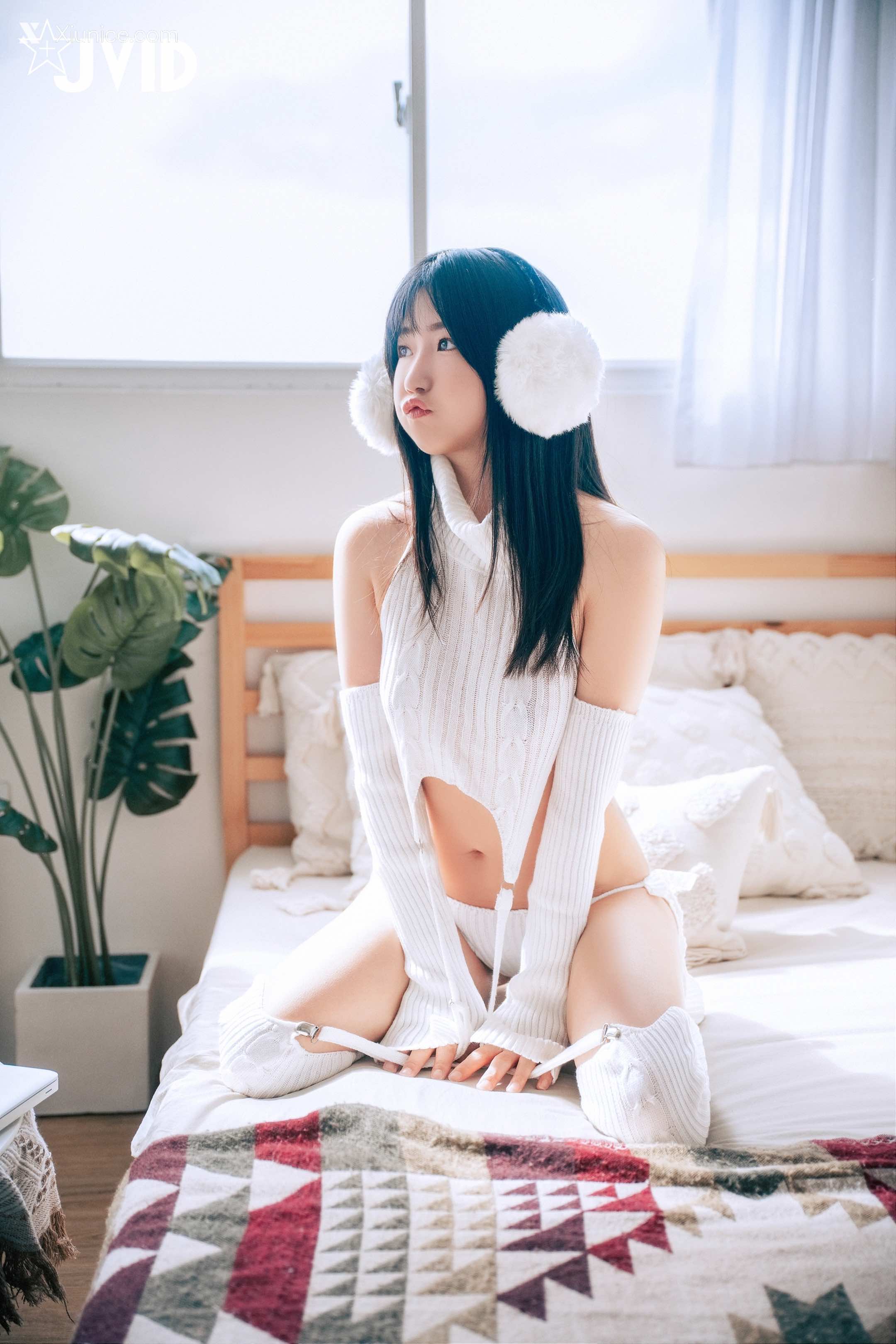 肉包Mini 沈迷色色の可愛女友－肉包😈性欲高漲🔥發情自慰色誘男友🔞近距離特寫美鮑🦪 23