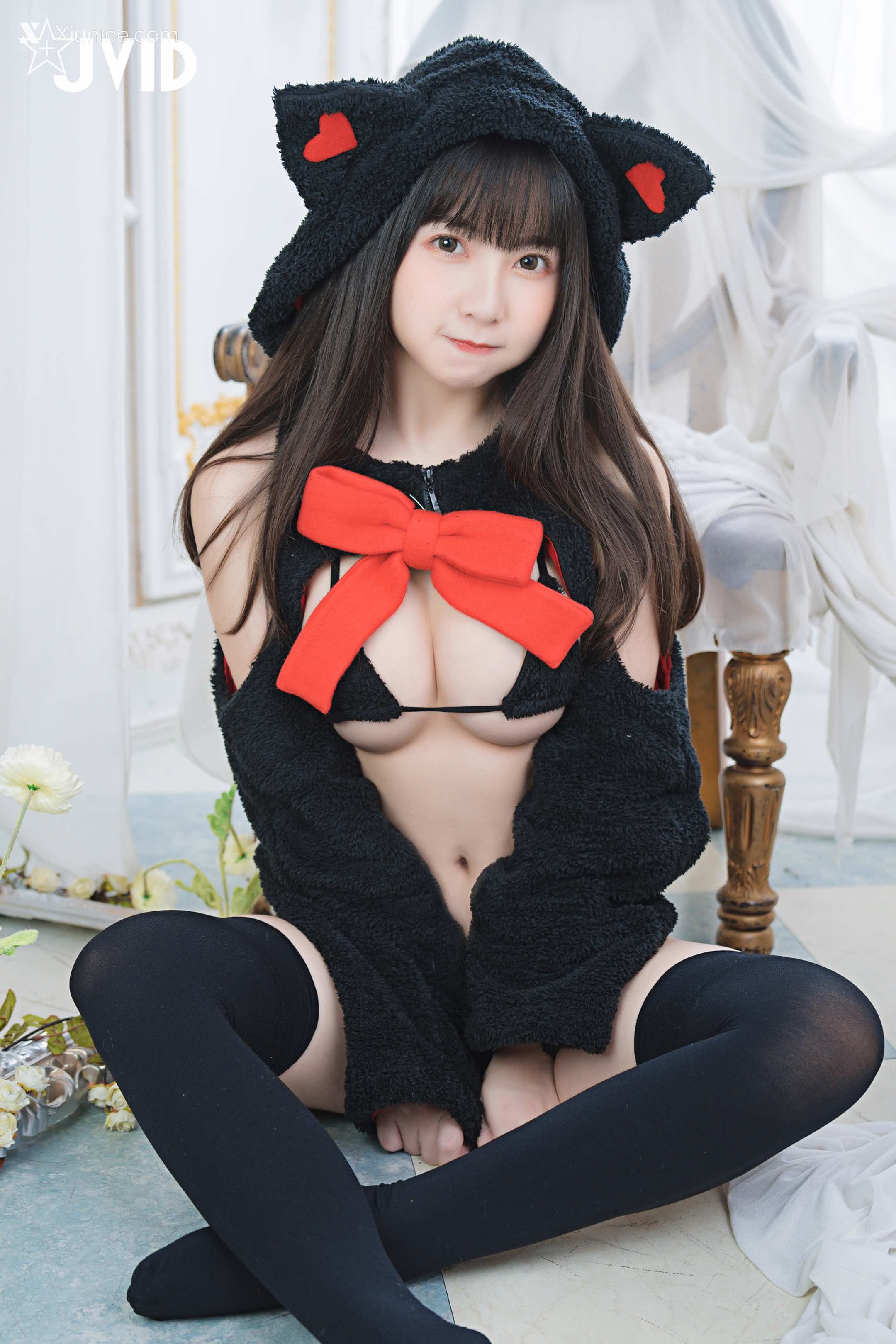 胎尼 & 啾啾 【私訊有好康活動】雙寵萌系女友💕情色貓咪Tiny🐱純欲小兔啾啾🐰「主人你要選哪一個？」 107