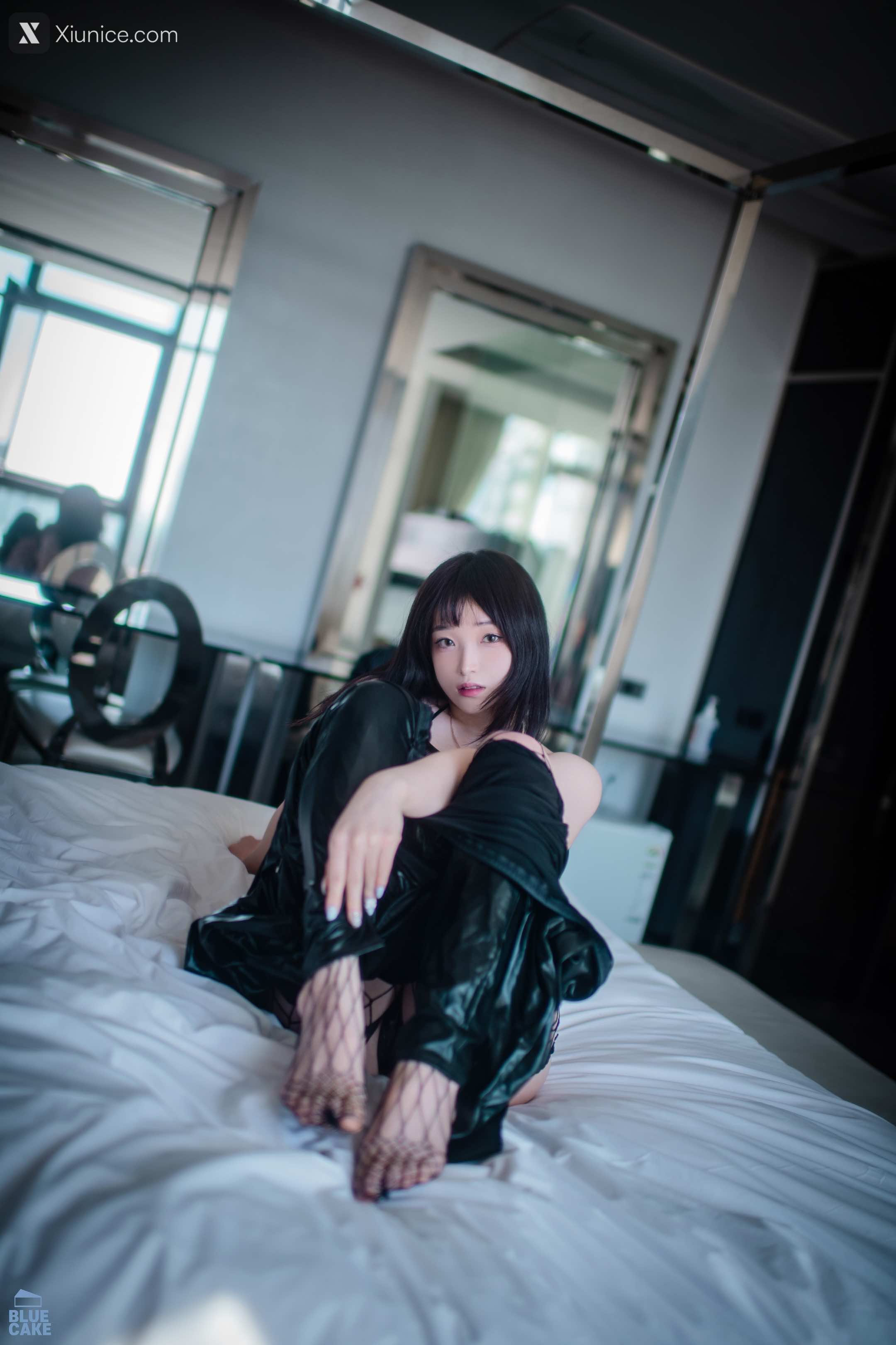 BLUECAKE Bambi (밤비) Black Mist Mesh&Stocking 22