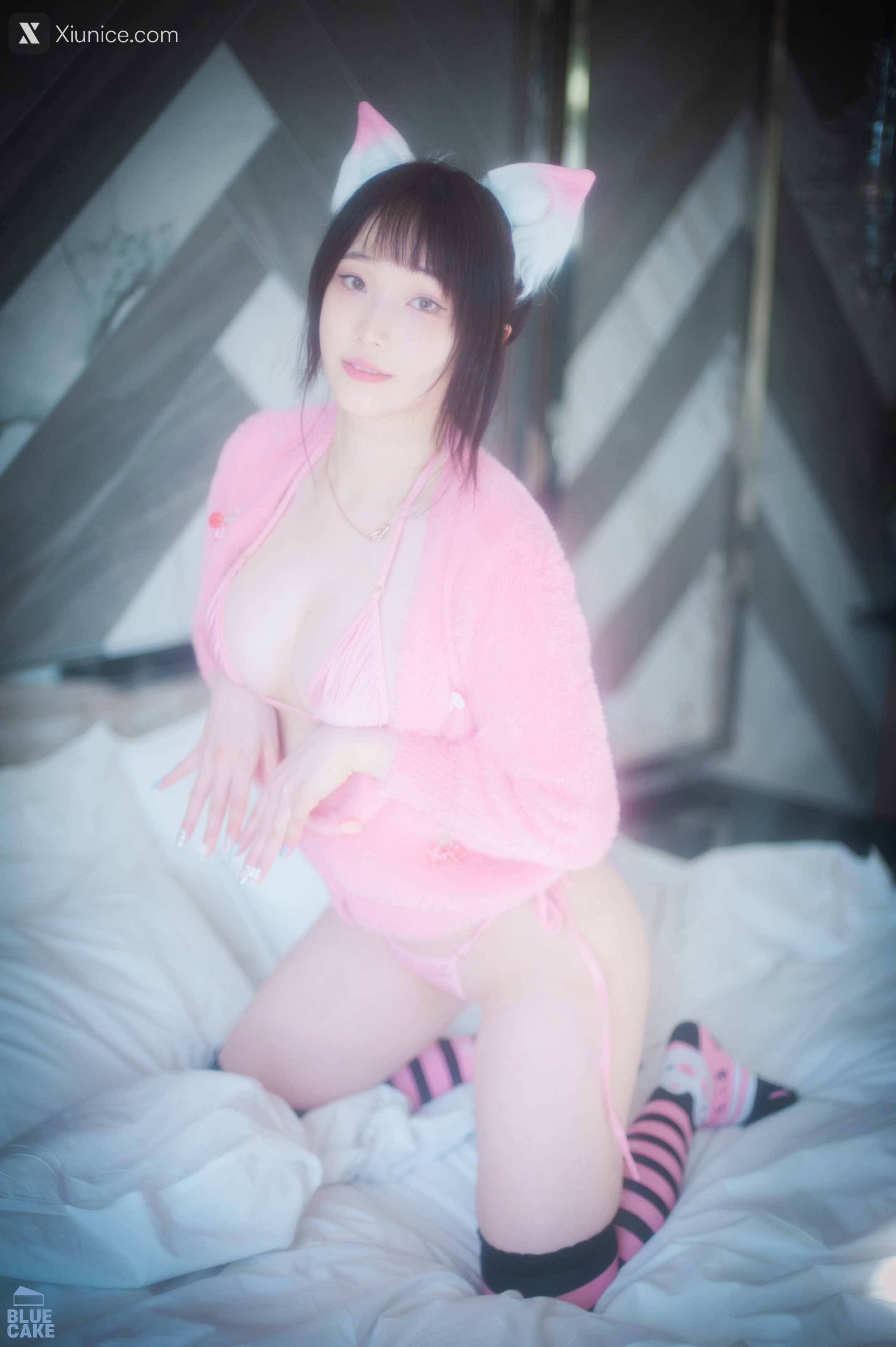 BLUECAKE Bambi (밤비) Naughty Cats Pink & Mint RED 3