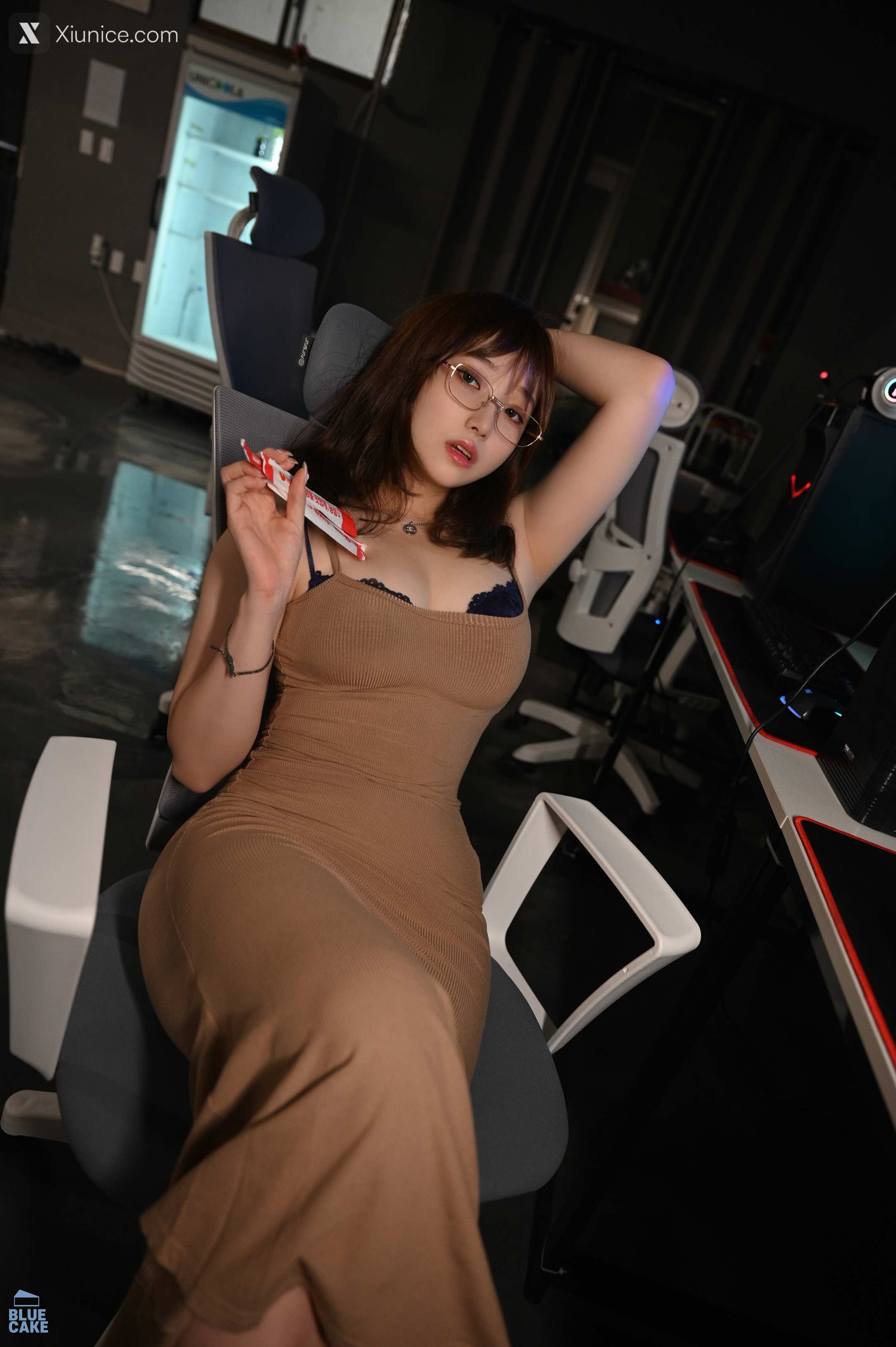 BLUECAKE Bambi (보미) PC Room Alba 36