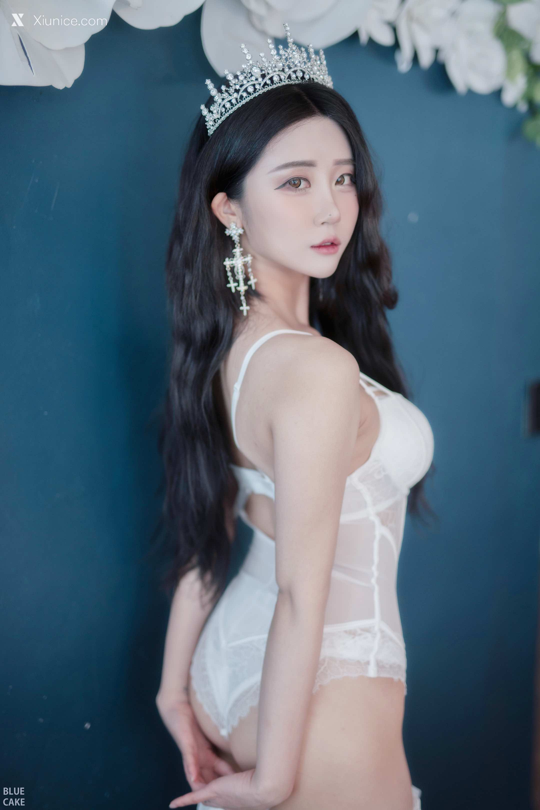 BLUECAKE Bomi (보미) Happy Bomiday 20