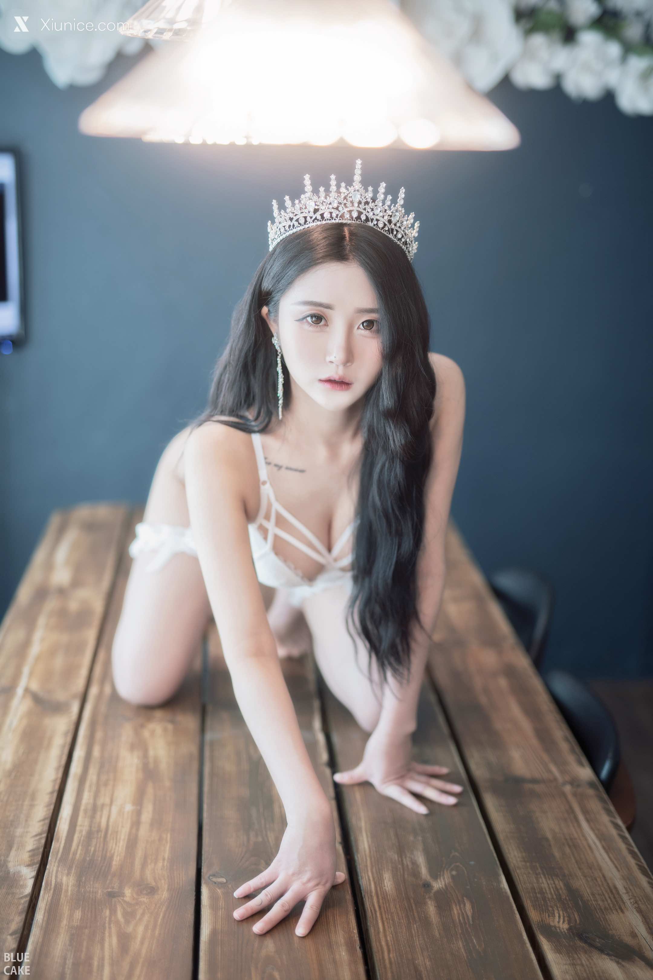 BLUECAKE Bomi (보미) Happy Bomiday 24