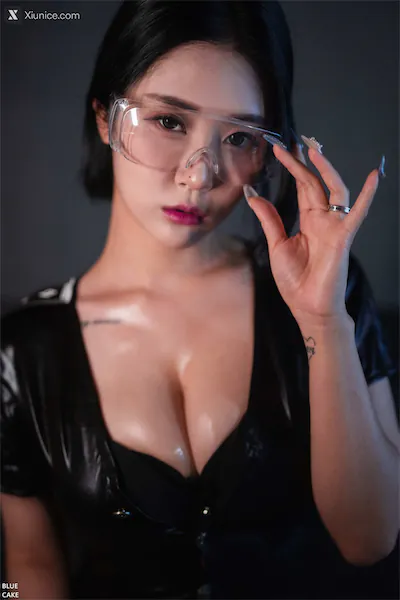 BLUECAKE Bomi (보미) Siren 66 Cover