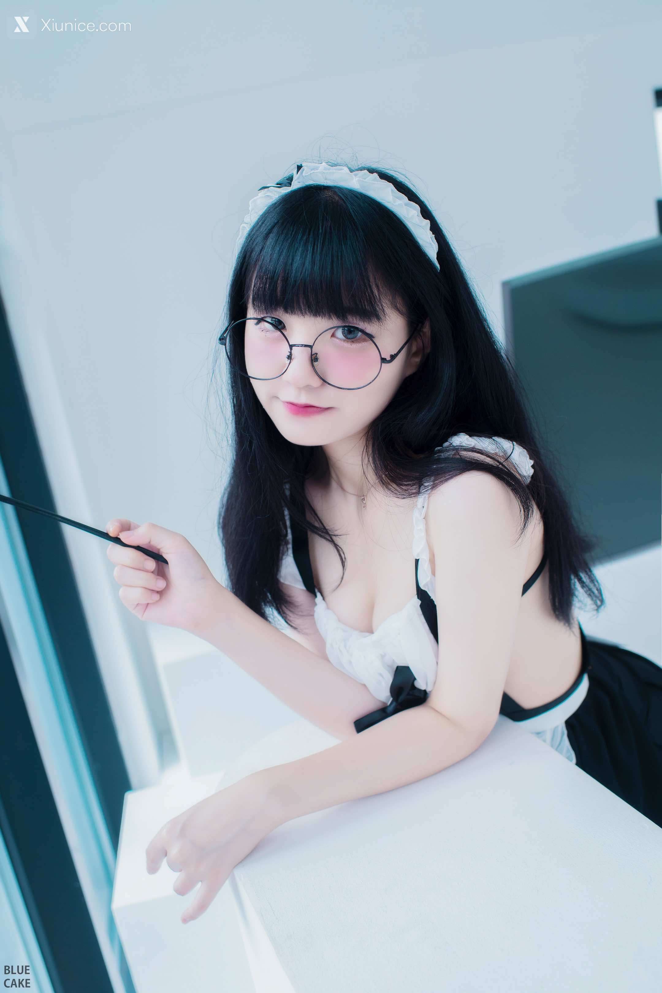 BLUECAKE Jeong Jenny (정제니) WHITE 11