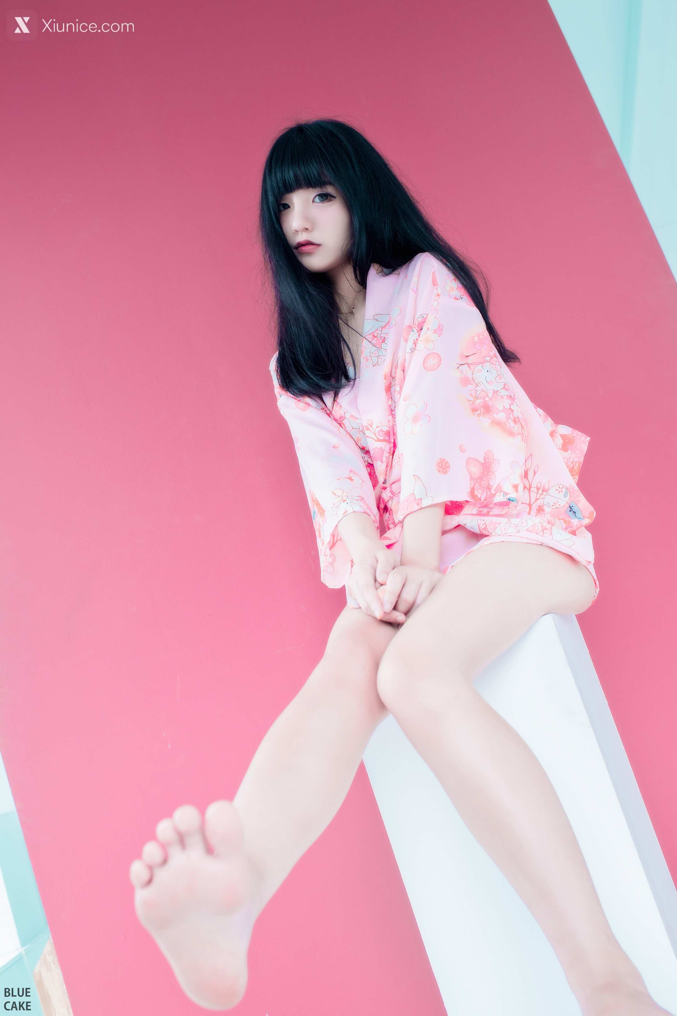 BLUECAKE Jeong Jenny (정제니) WHITE 32