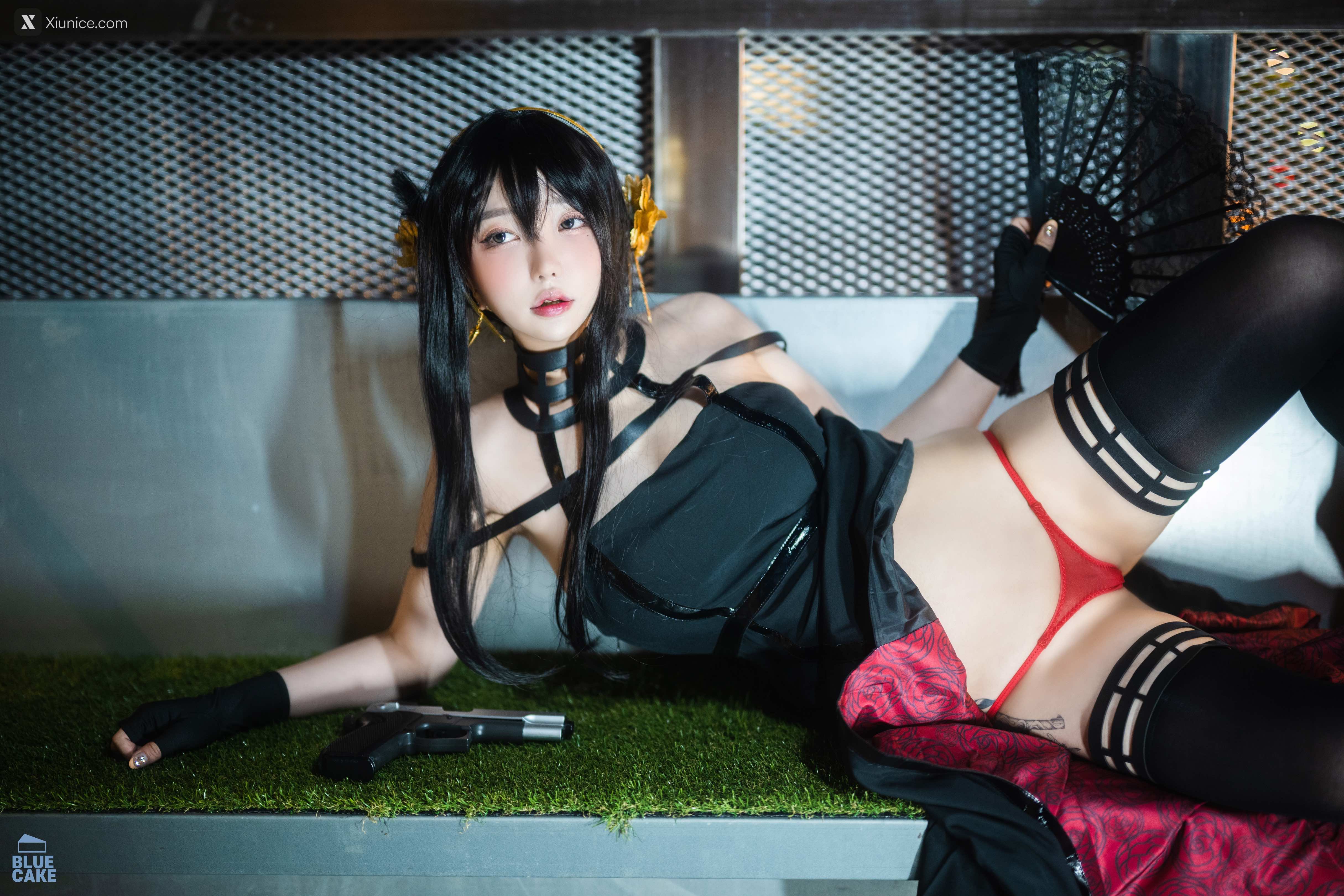 BLUECAKE Son Ye Eun (손예은) Black Rose RED+ 24