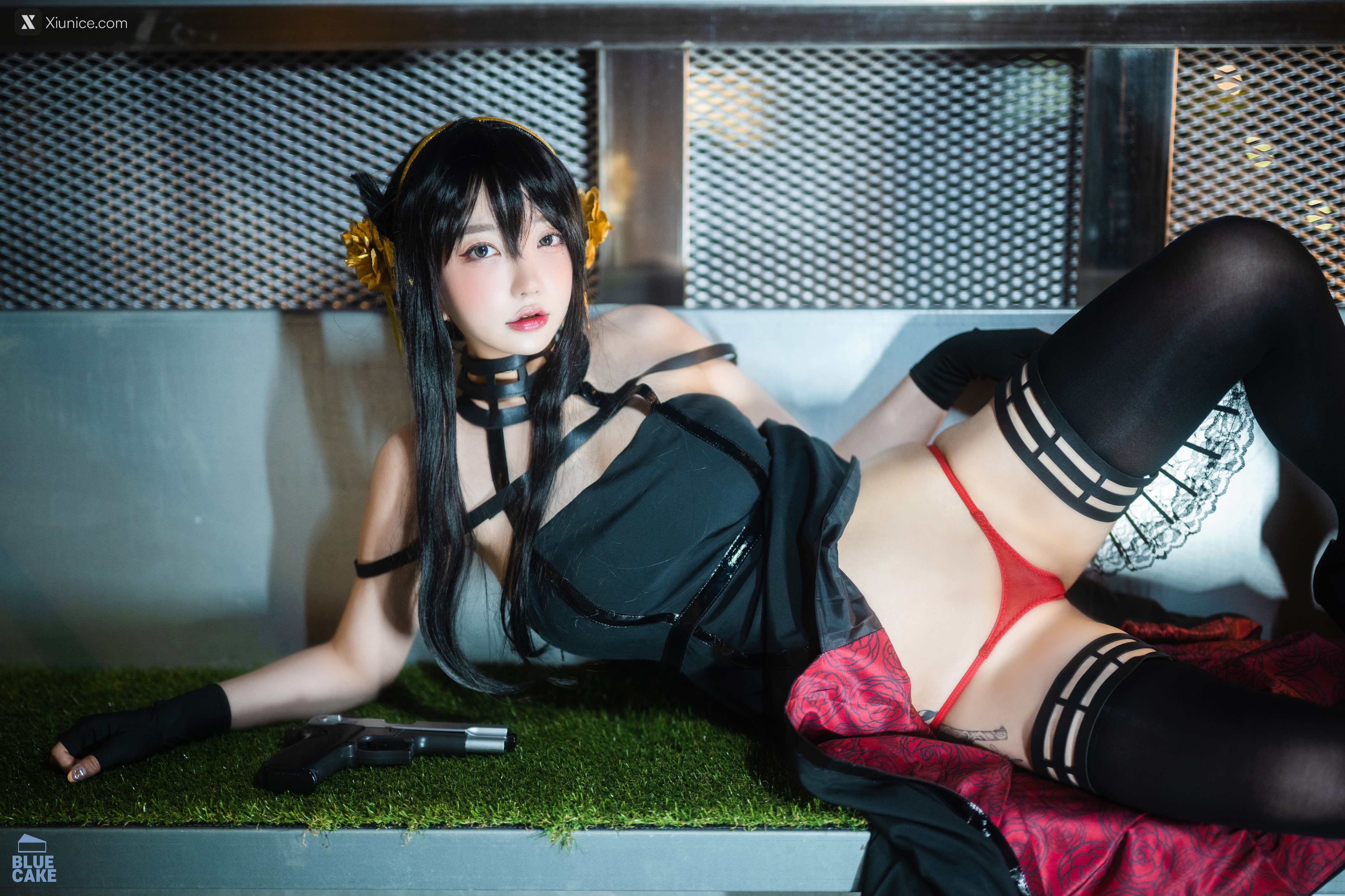 BLUECAKE Son Ye Eun (손예은) Black Rose RED+ 25