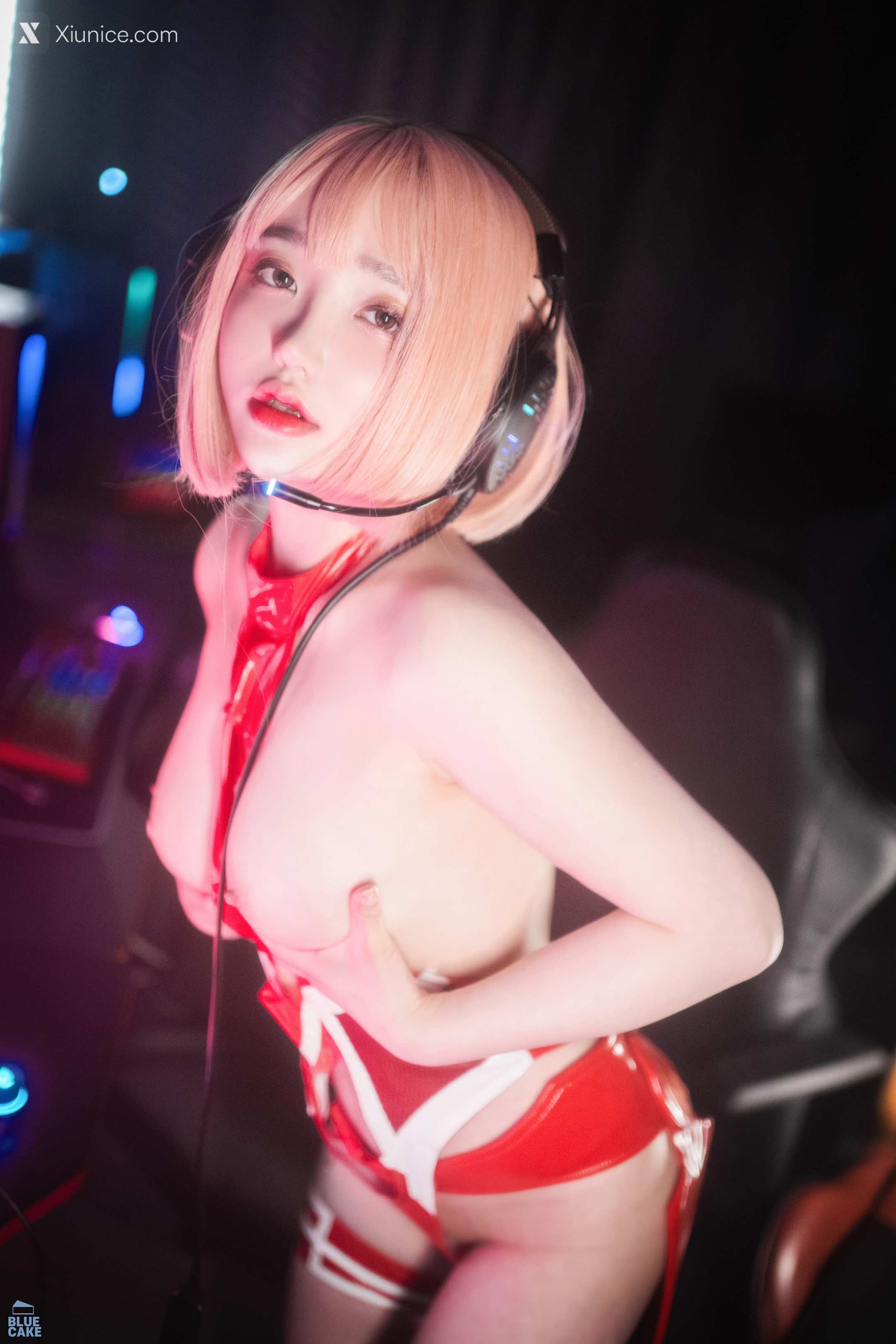 BLUECAKE Son Ye Eun (손예은) Code 002 Mini 80