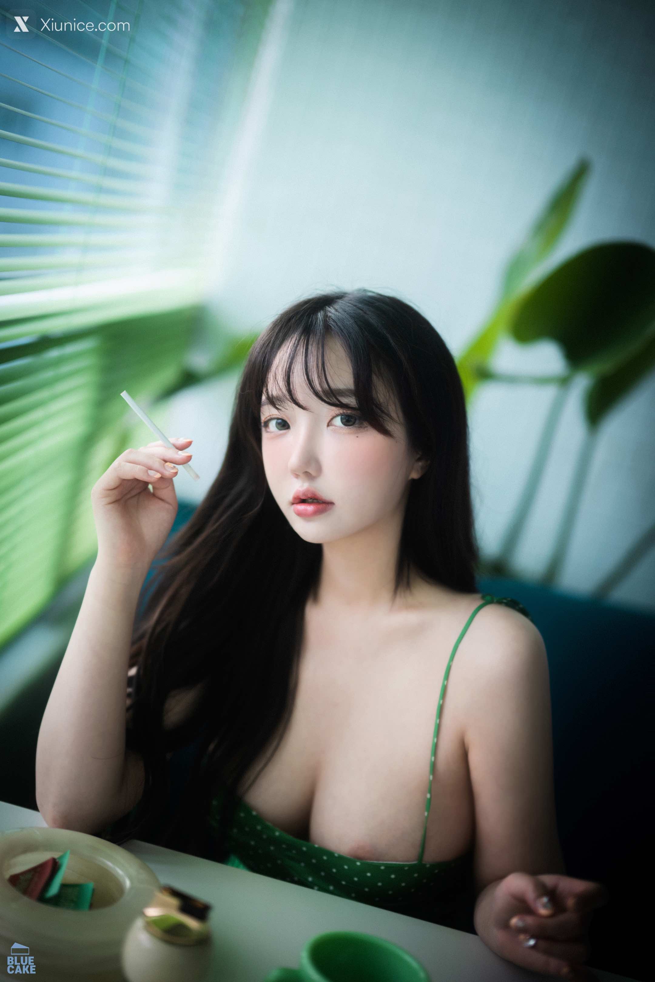 BLUECAKE Son Ye Eun (손예은) Nothing RED 3