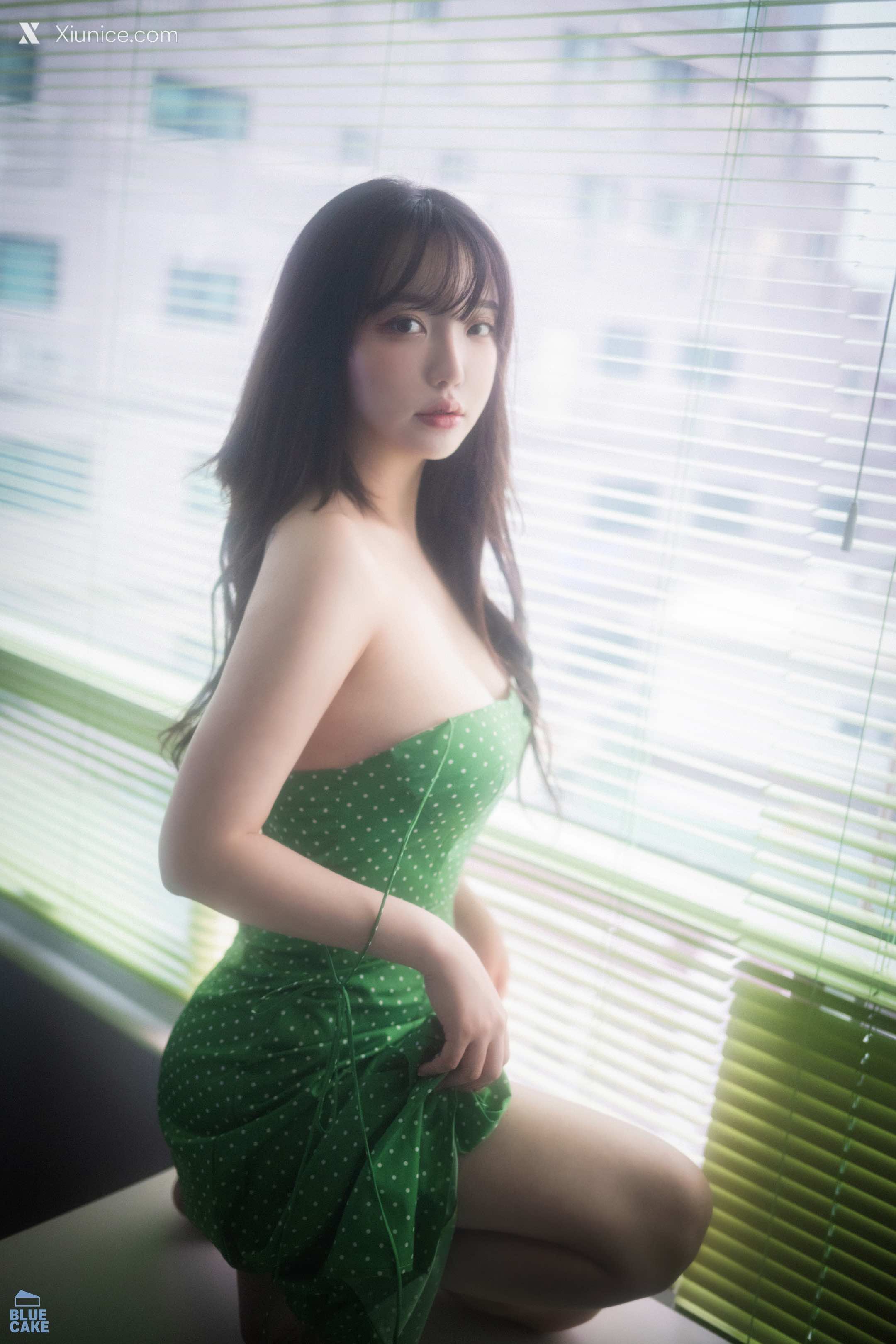 BLUECAKE Son Ye Eun (손예은) Nothing RED 31