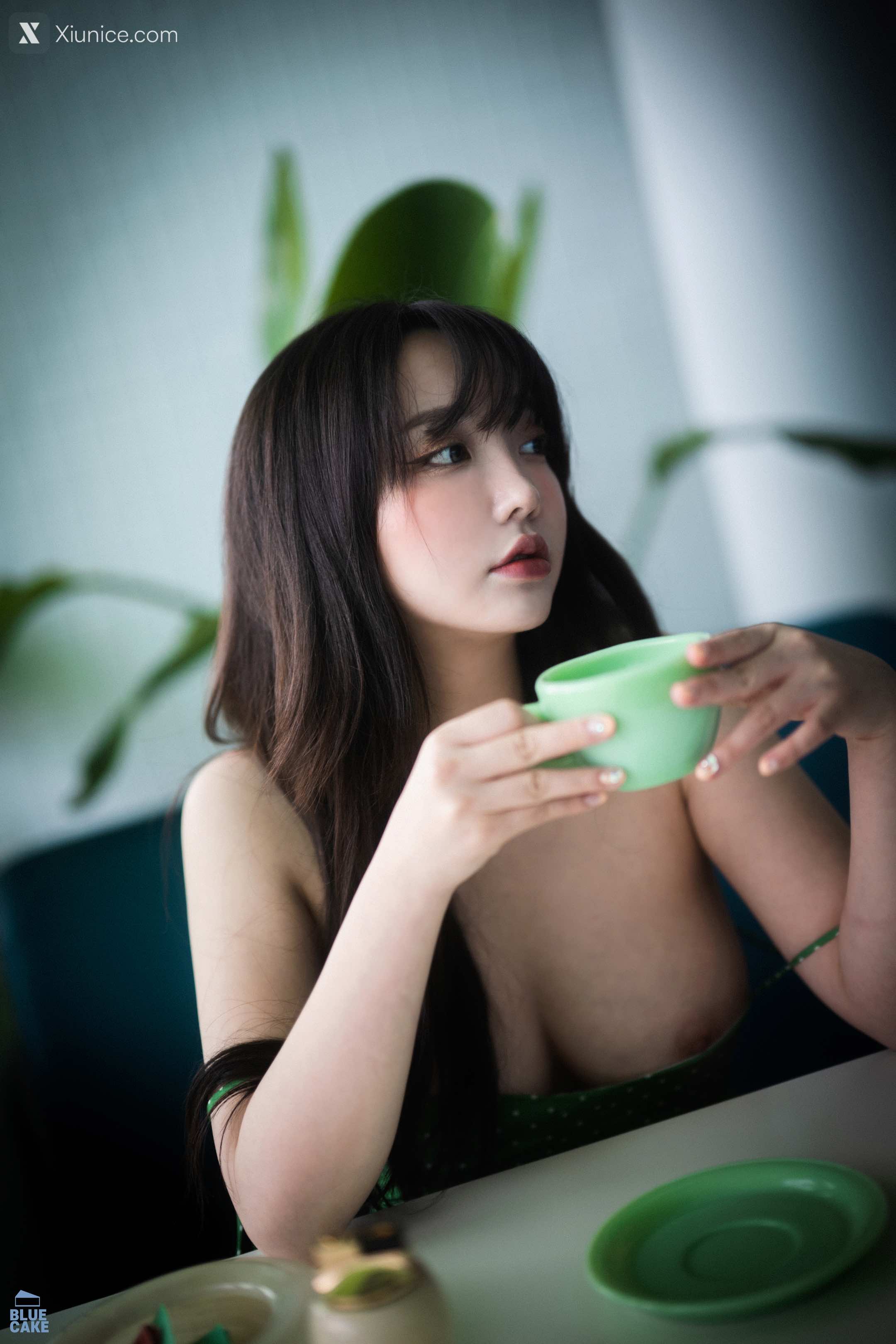 BLUECAKE Son Ye Eun (손예은) Nothing RED 34