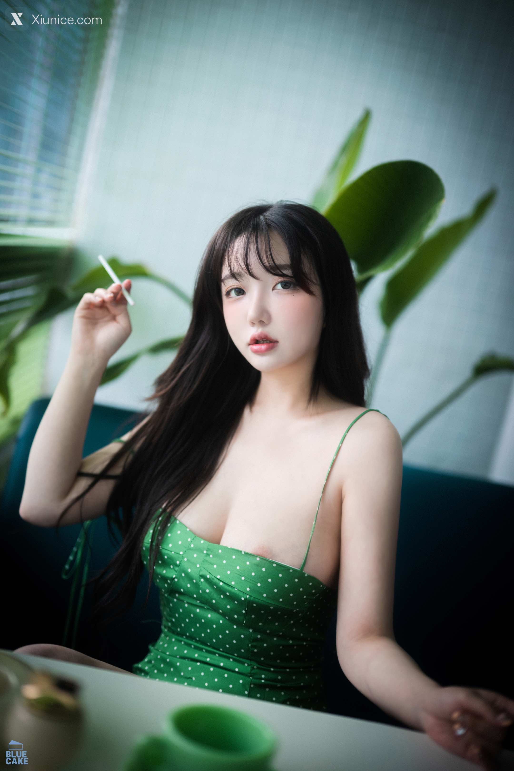 BLUECAKE Son Ye Eun (손예은) Nothing RED 4