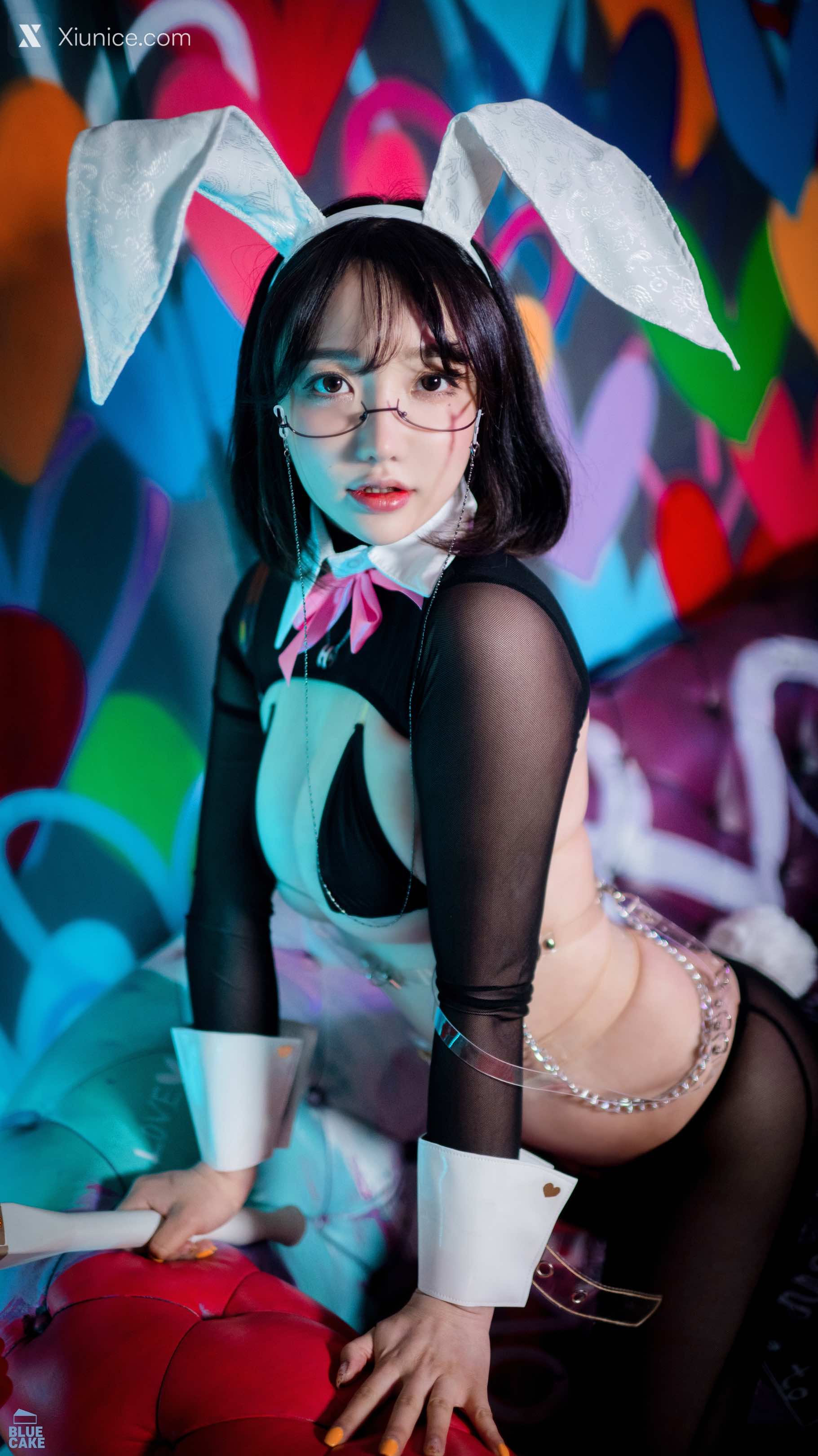 BLUECAKE Son Ye Eun (손예은) Reverse Bunny Girl 82