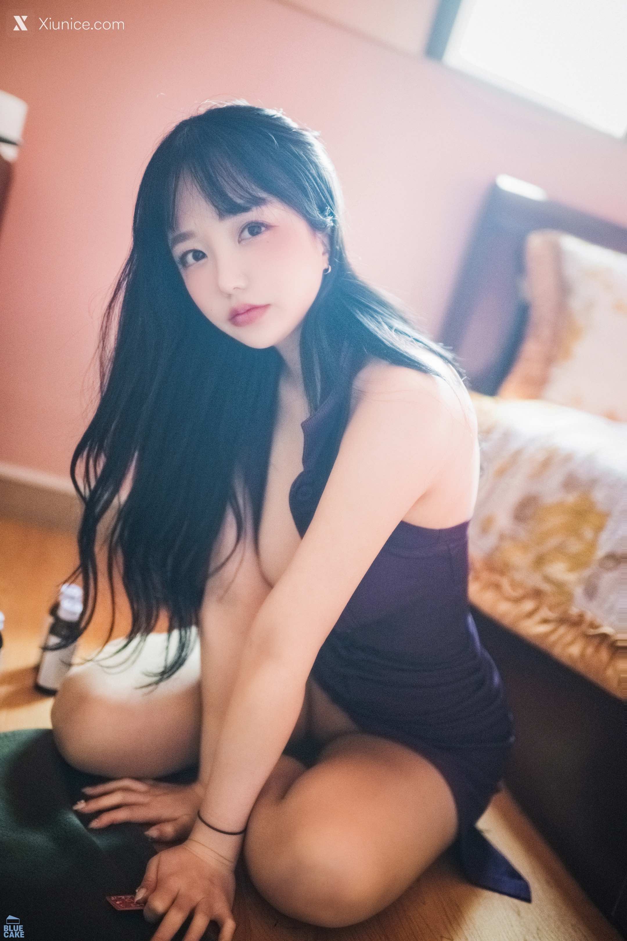 BLUECAKE YeEun Nude No Panty 14